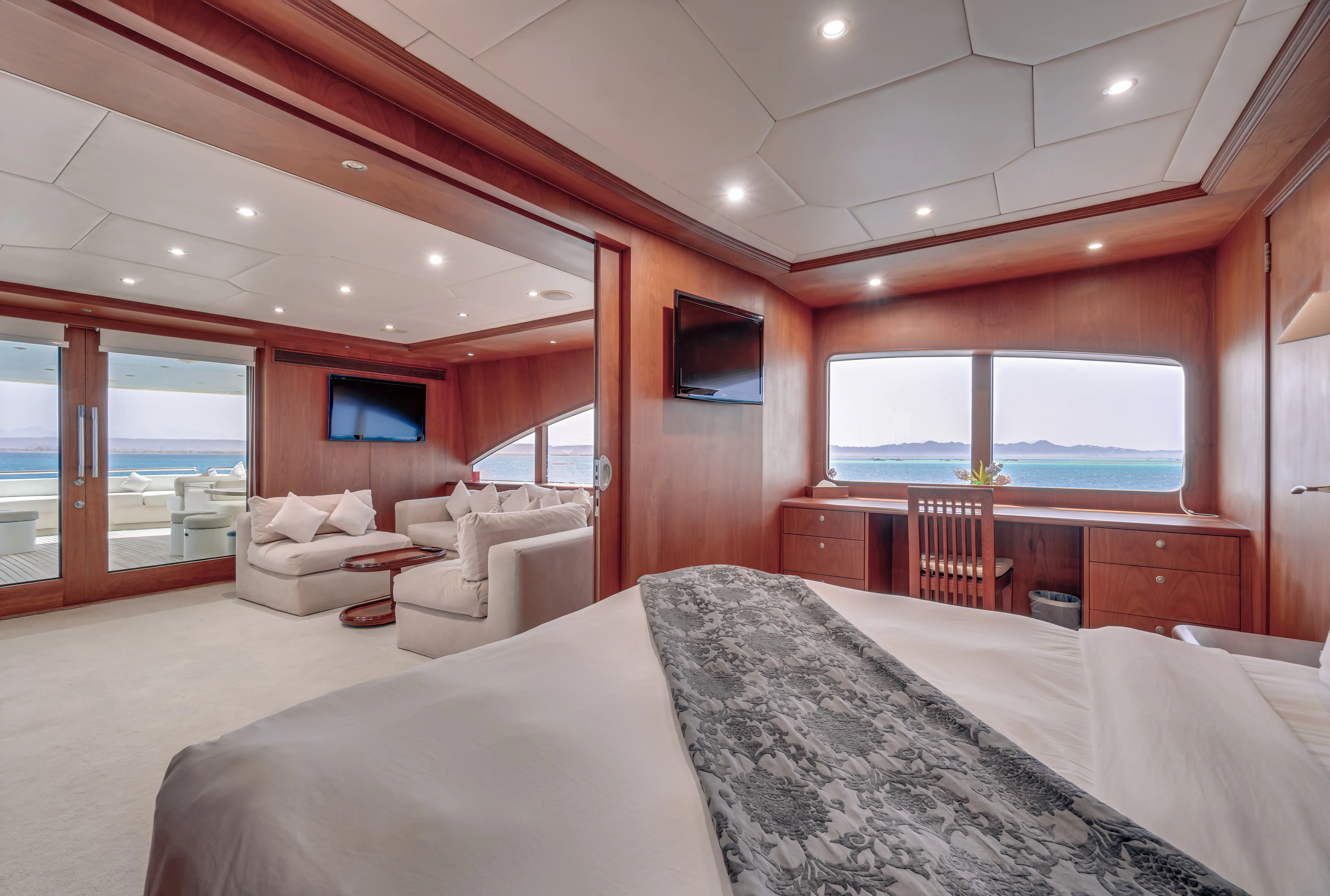 Luxury Motor Yacht Seven Spices — jahtikuva 3