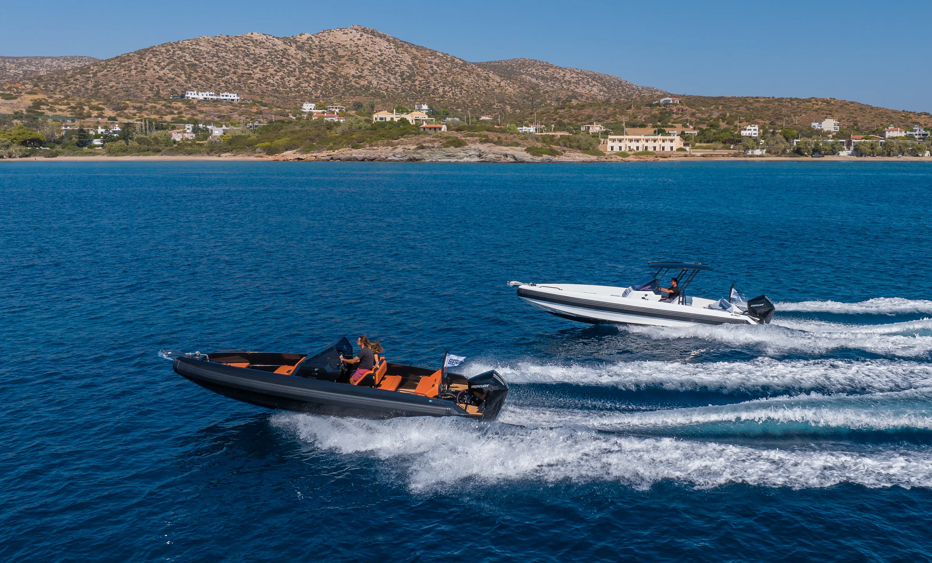 Motorboat Iron Bond — yacht photo 27