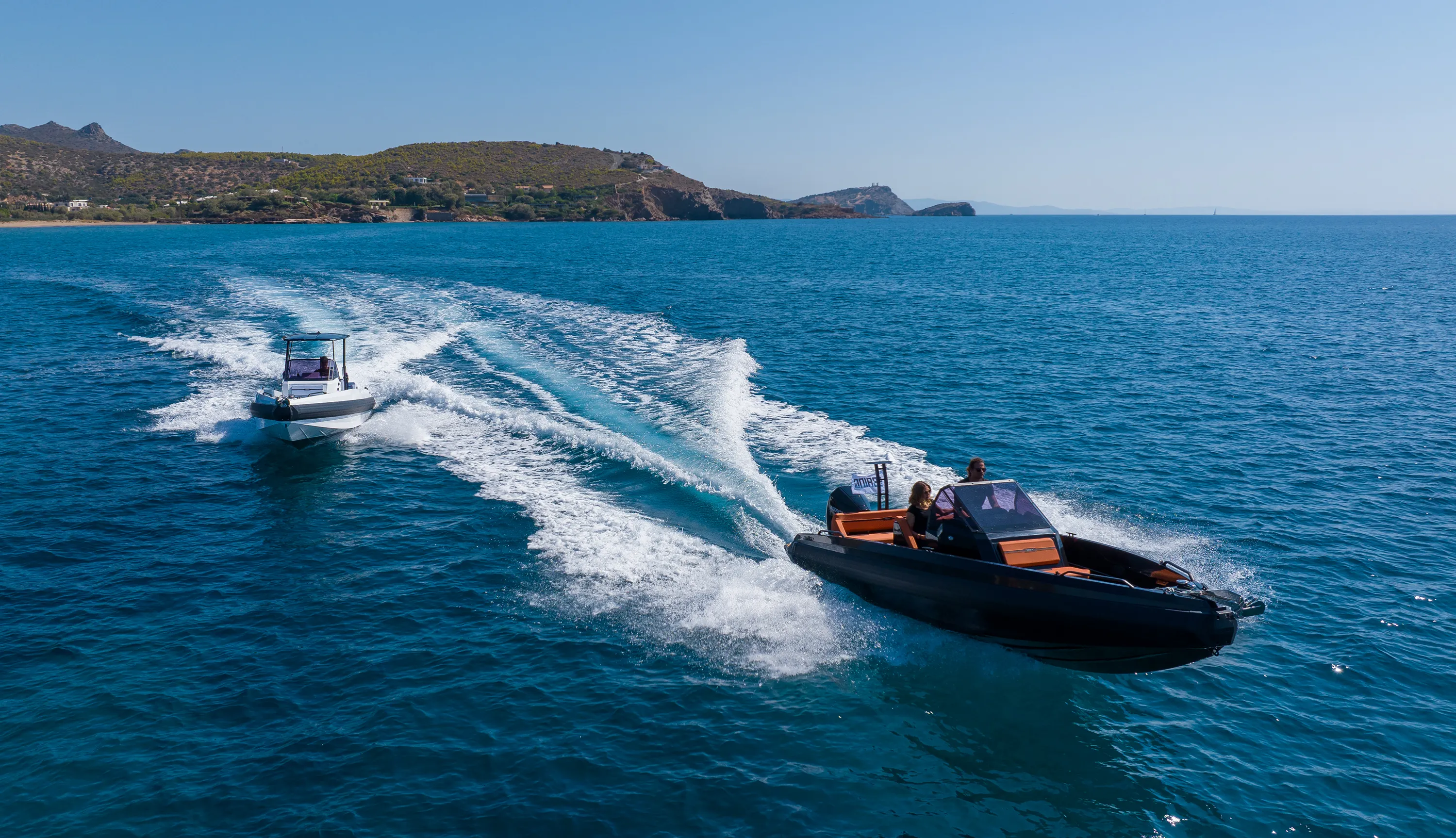Motorboat Iron Bond — yacht photo 15