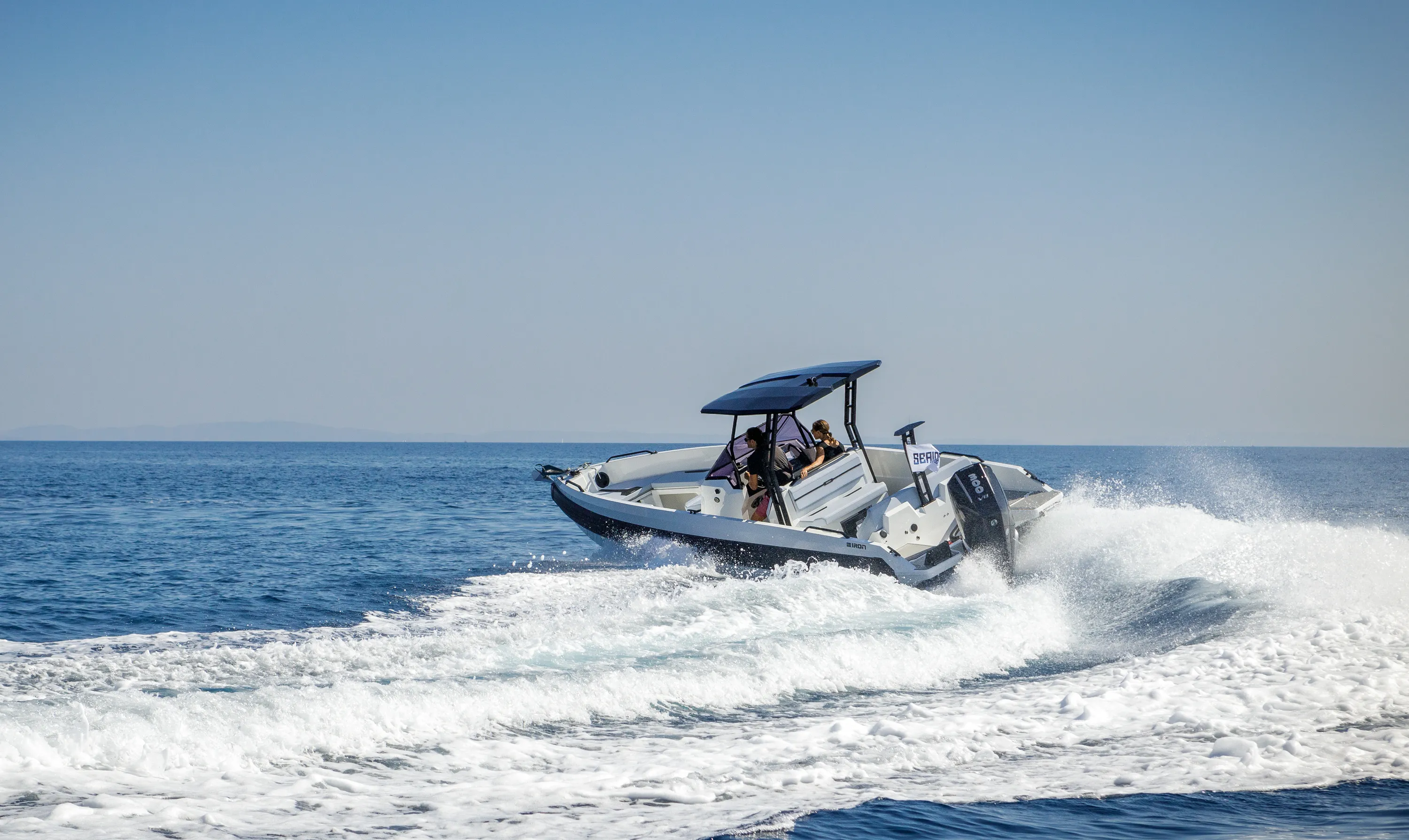 Motorboat Iron Hawke — yacht photo 15