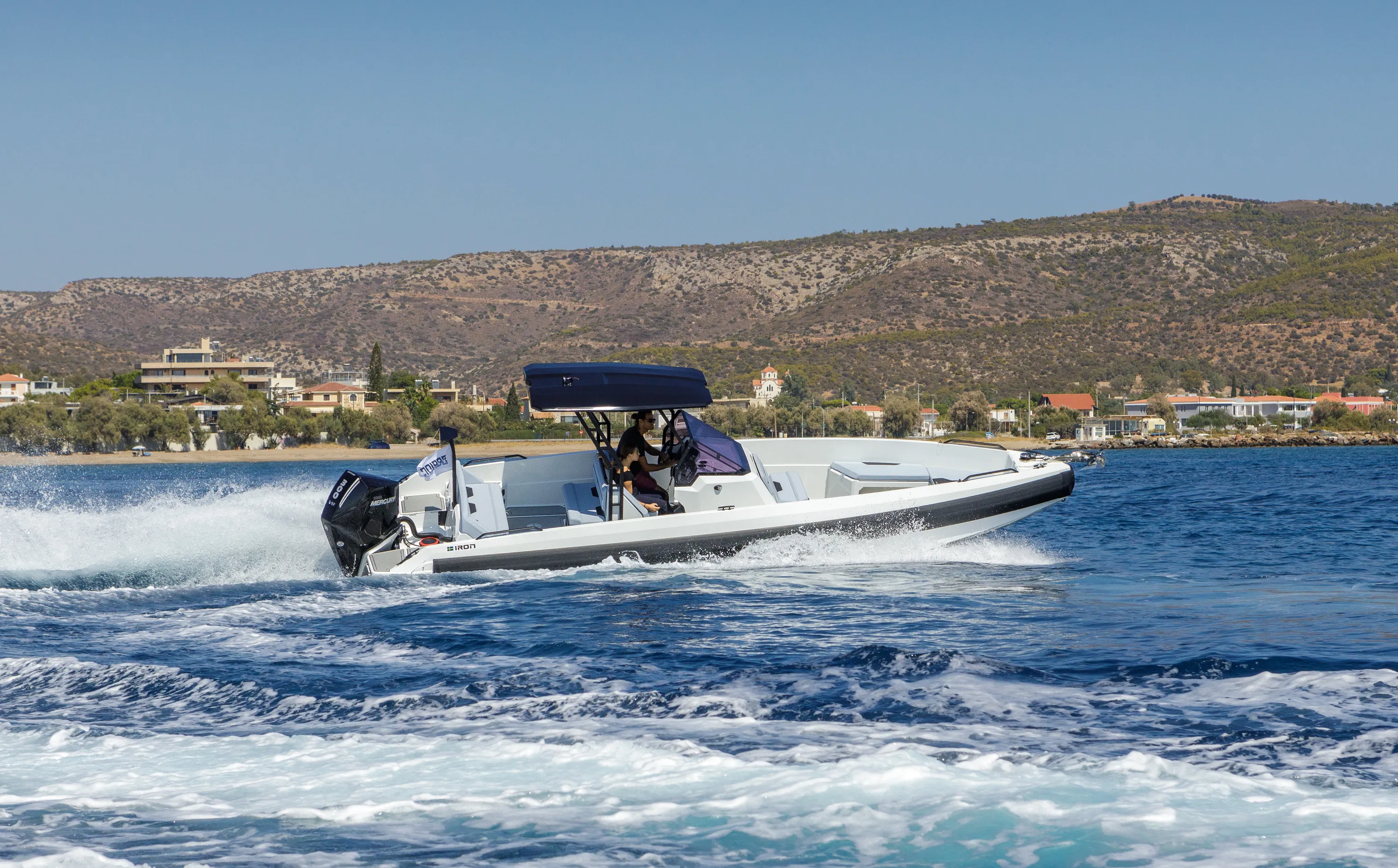 Motorboat Iron Hawke — yacht photo 22