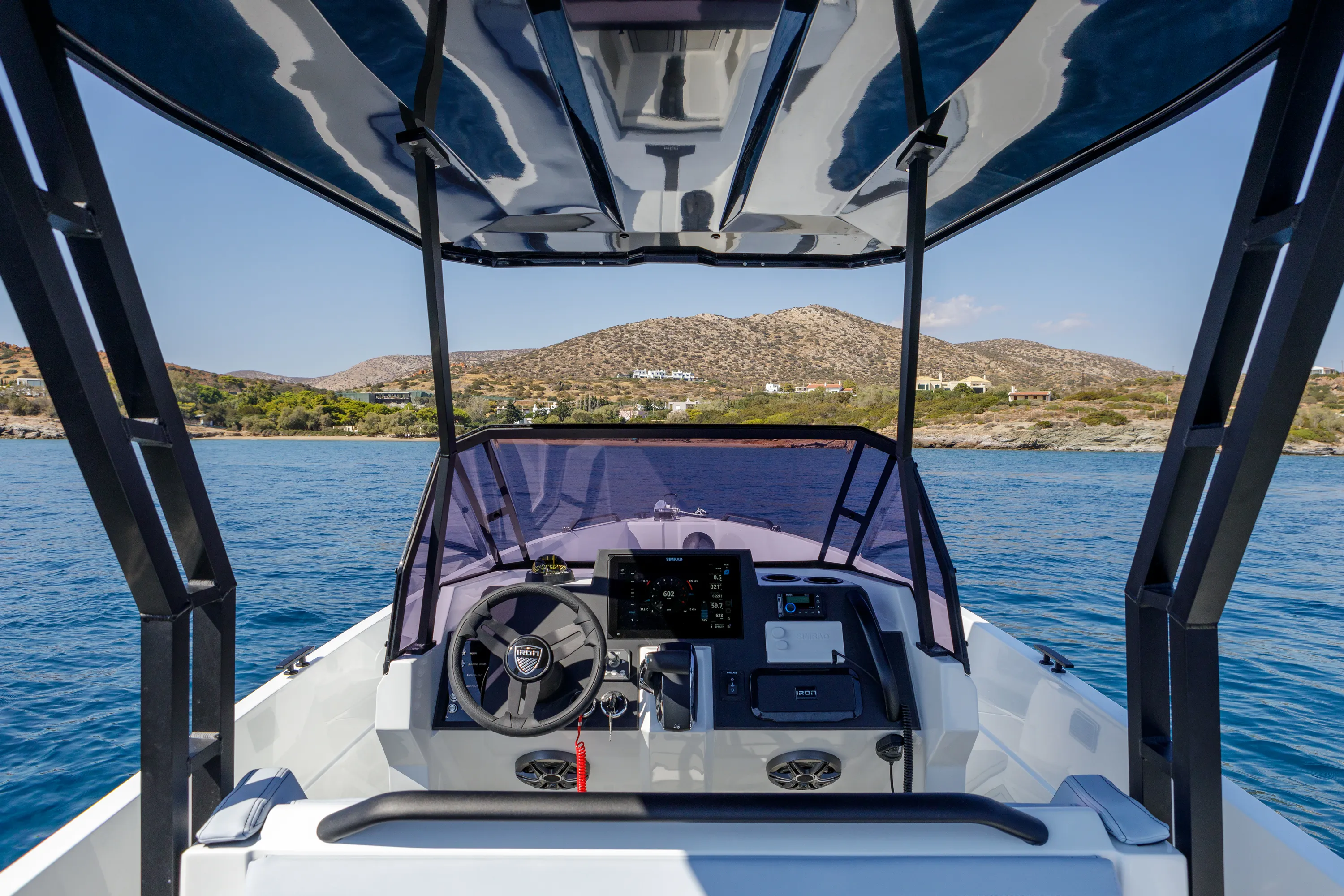 Motorboat Iron Hawke — yacht photo 18