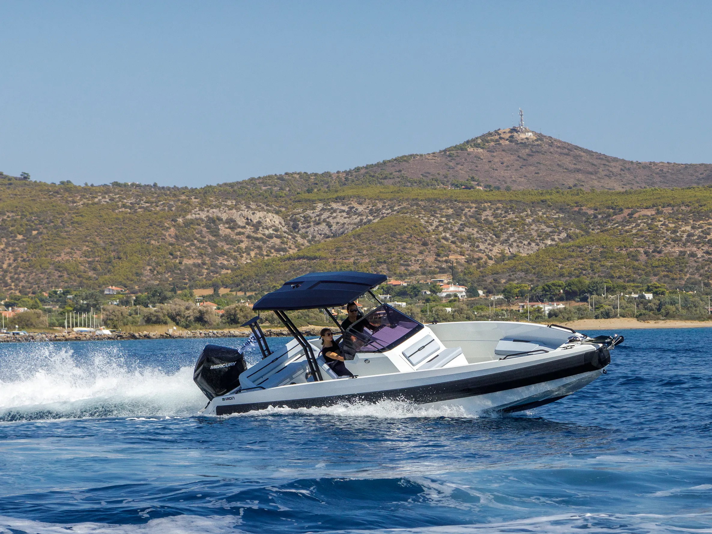 Motorboat Iron Hawke — yacht photo 28