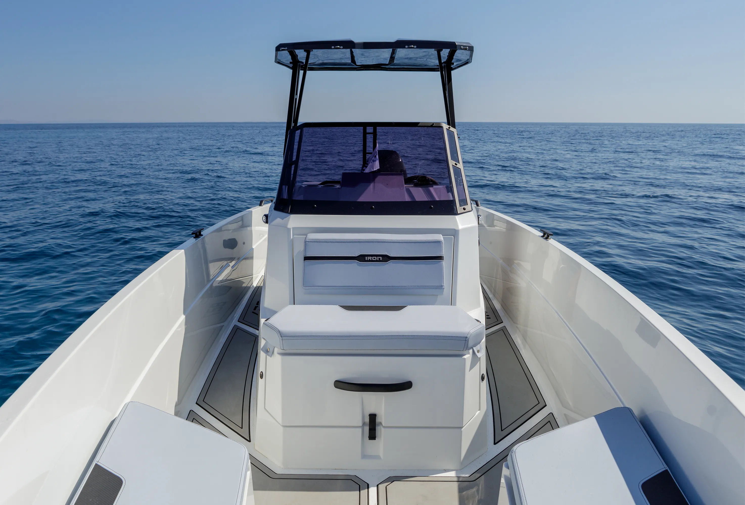 Motorboat Iron Hawke — yacht photo 14