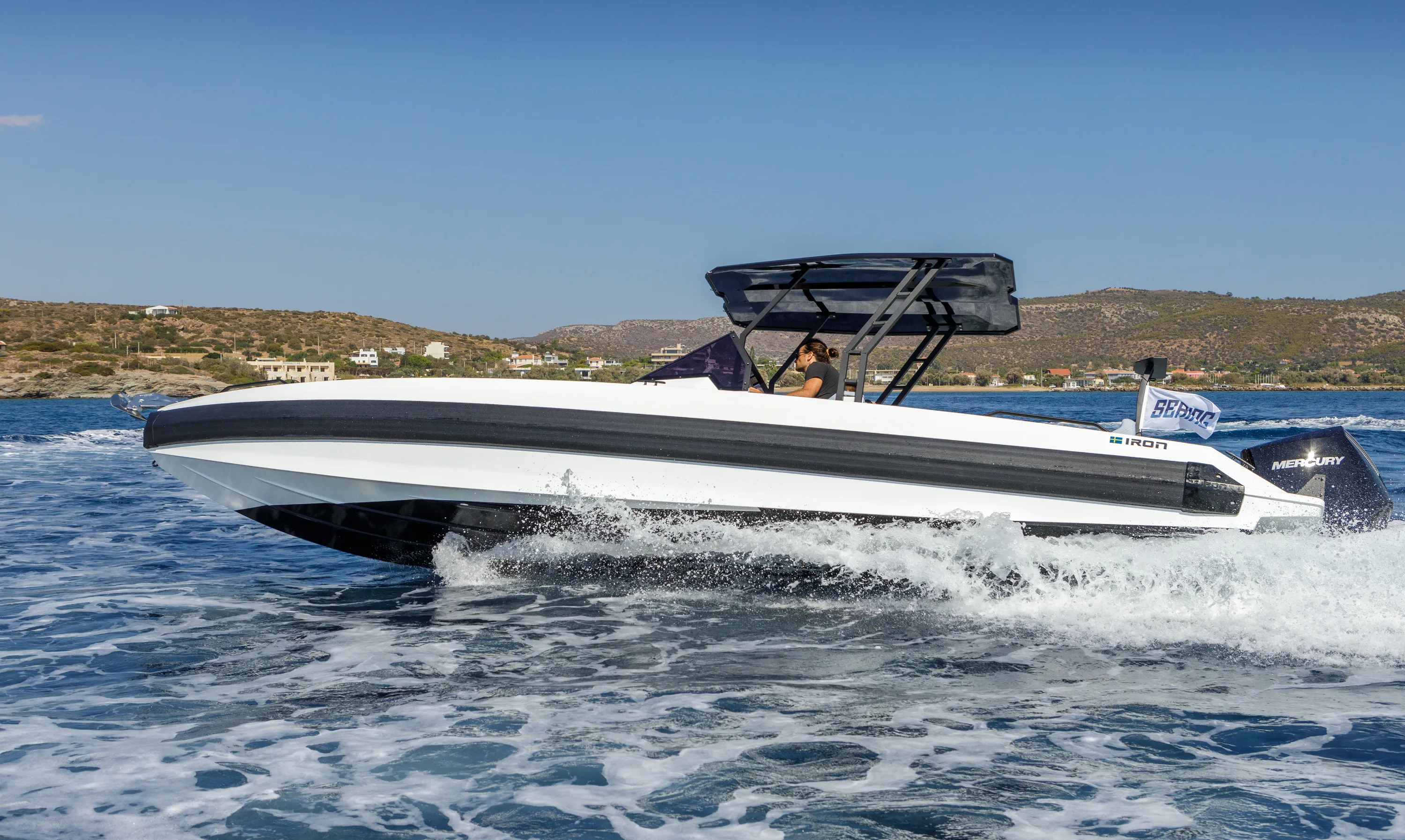 Motorboat Iron Hawke — yacht photo 5