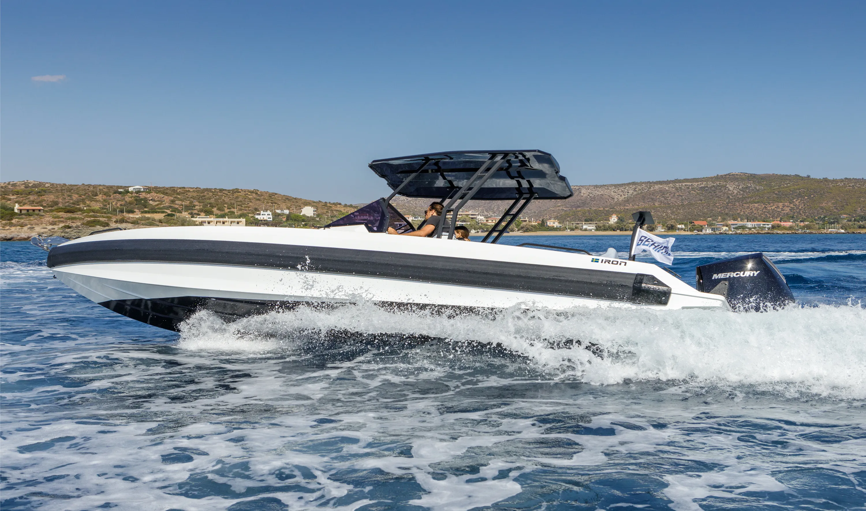 Motorboat Iron Hawke — yacht photo 23