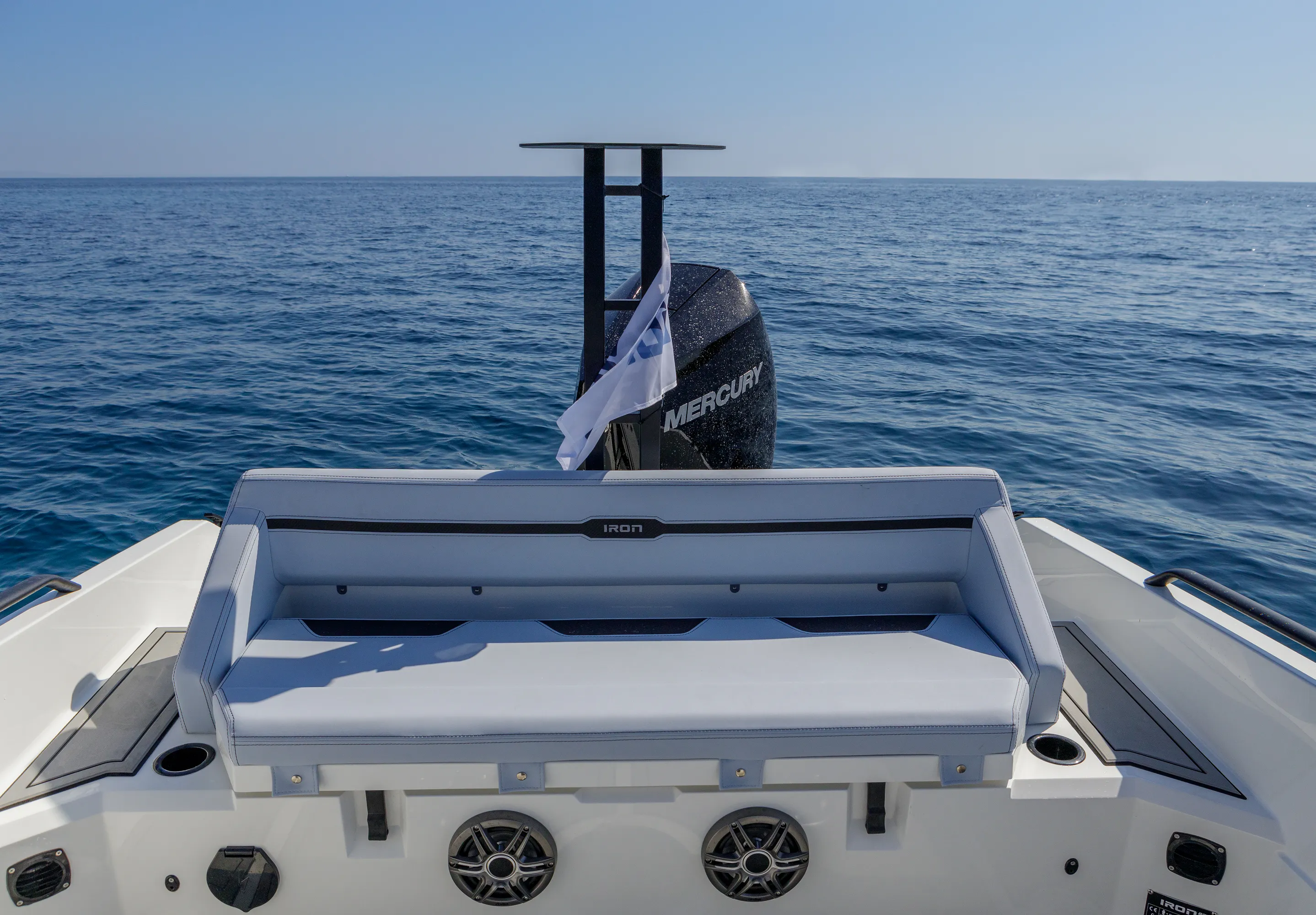 Motorboat Iron Hawke — yacht photo 20