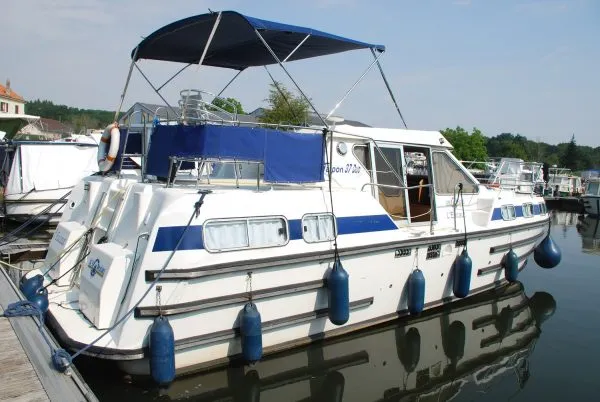 Tarpon 37 DP — jahtikuva 2