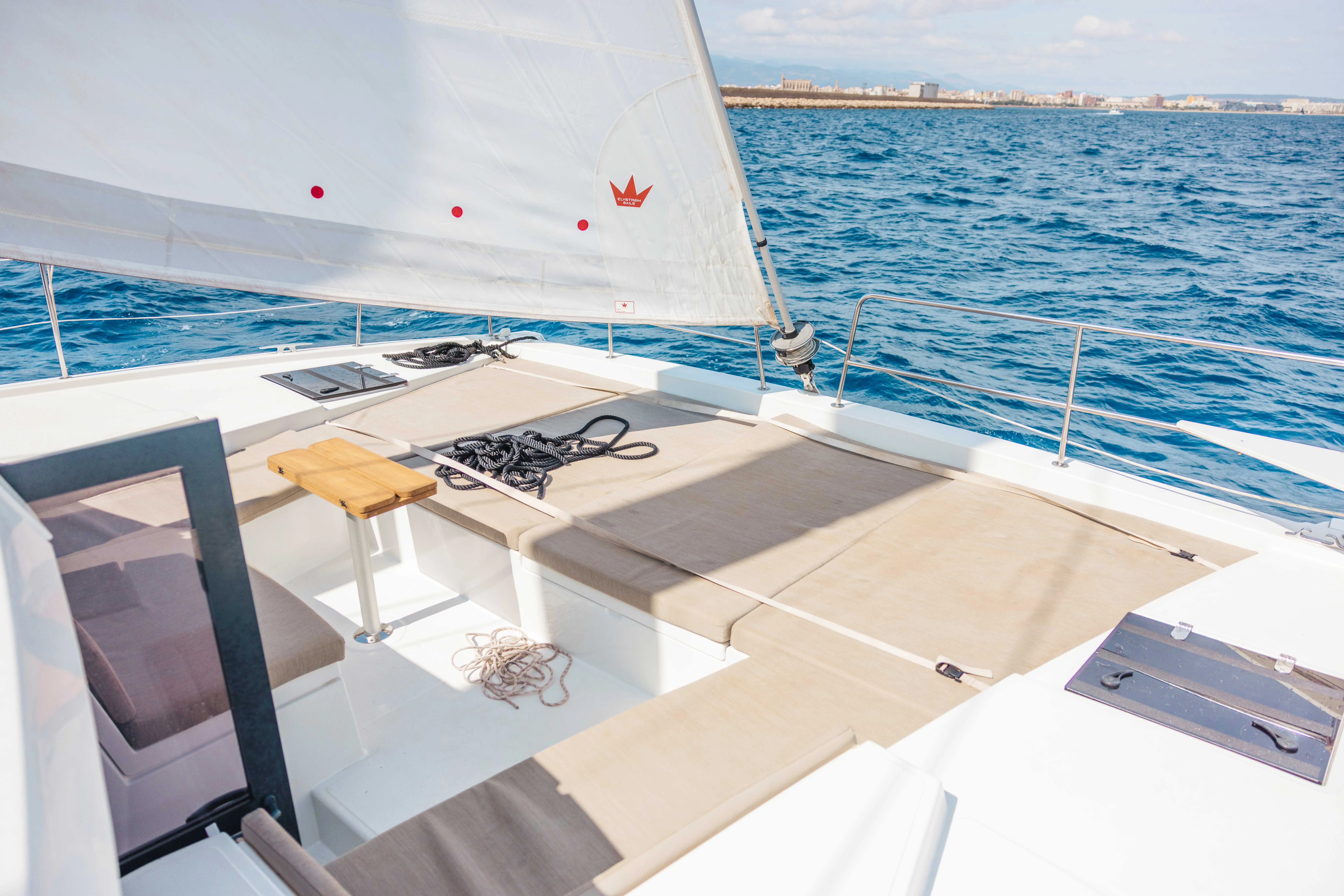 Bali 4.2 Loxarel — yacht photo 2