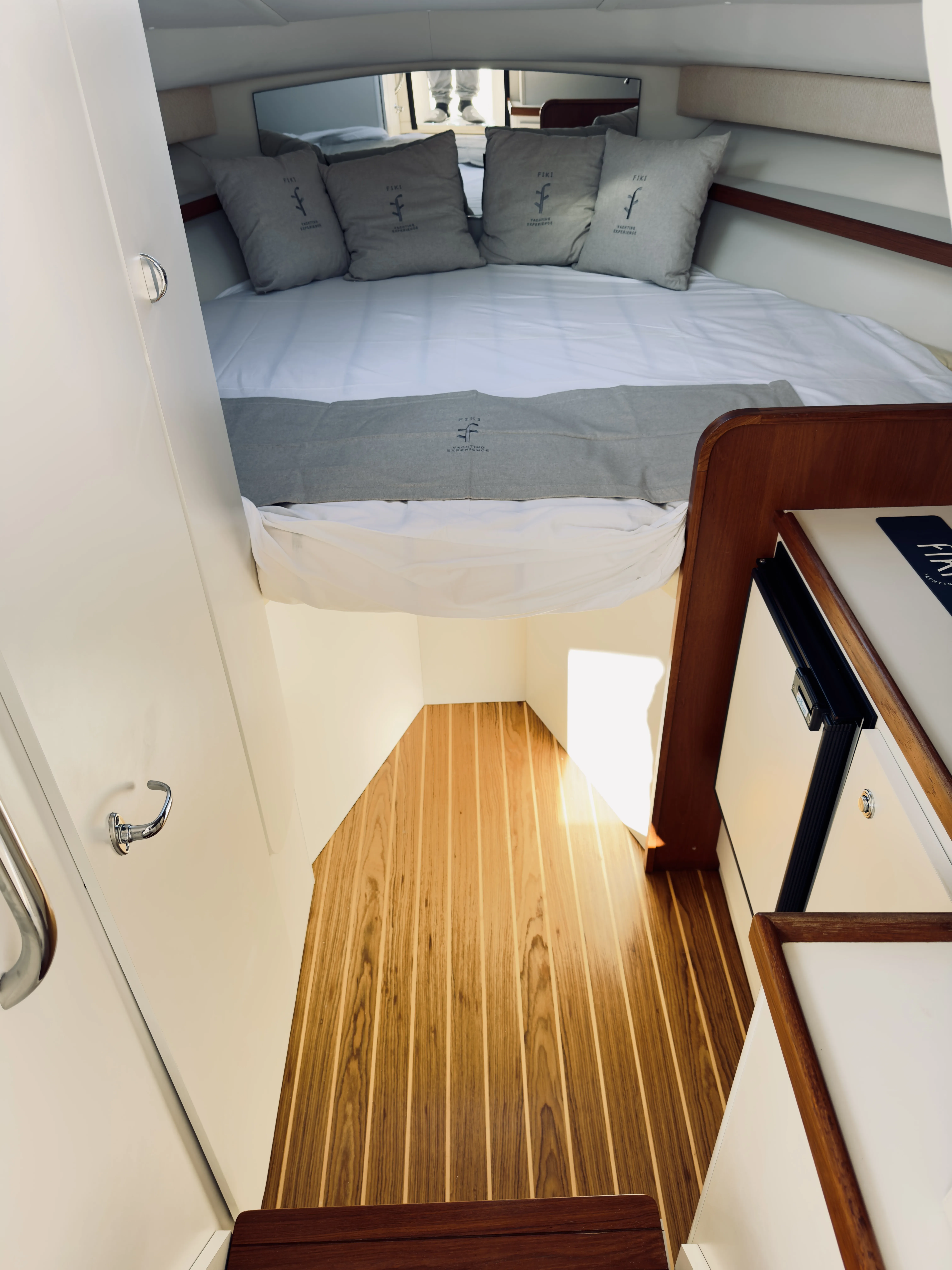 Tiara 2900 Coronet Fiki — yacht photo 9