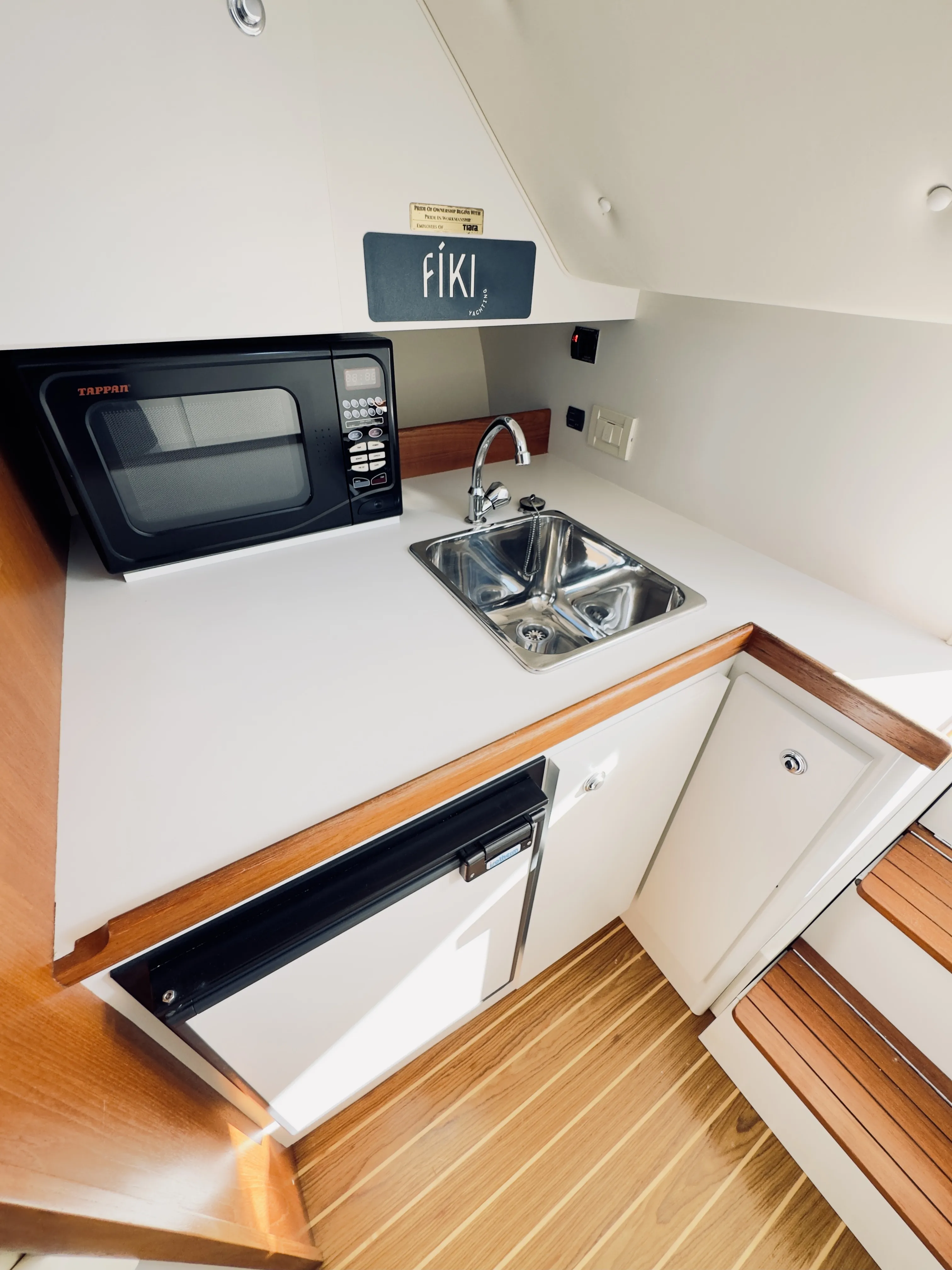 Tiara 2900 Coronet Fiki — yacht photo 3