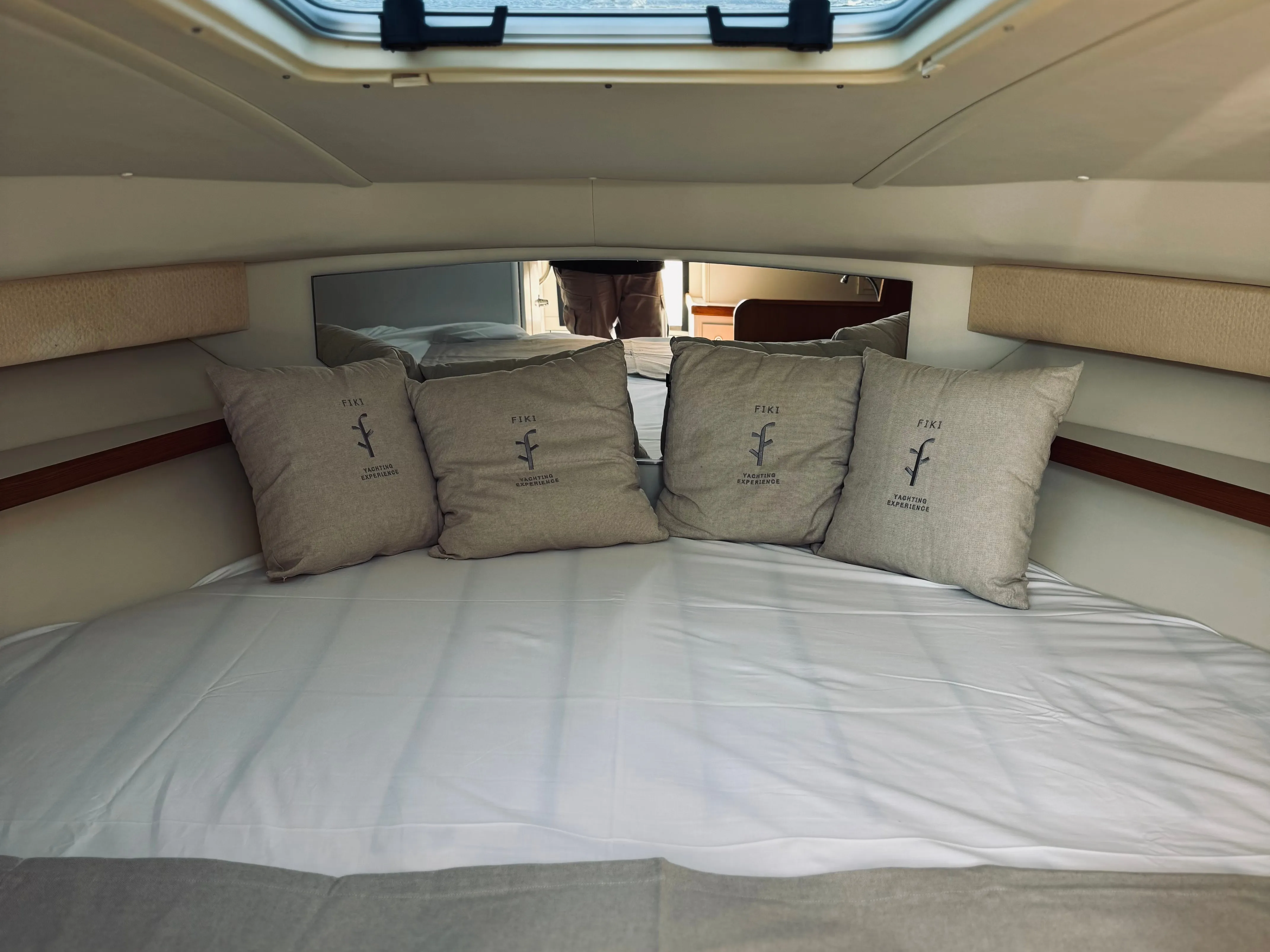 Tiara 2900 Coronet Fiki — yacht photo 7