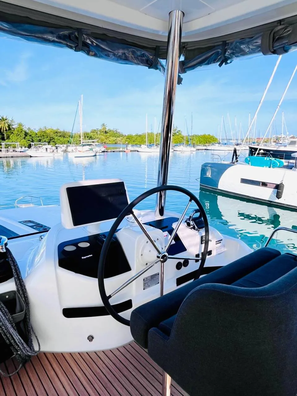 Lagoon 55 Smiley — yacht photo 7