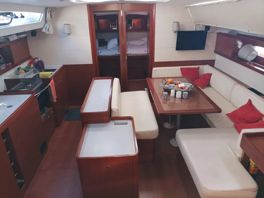Oceanis 51.1 Evita — yacht photo 2