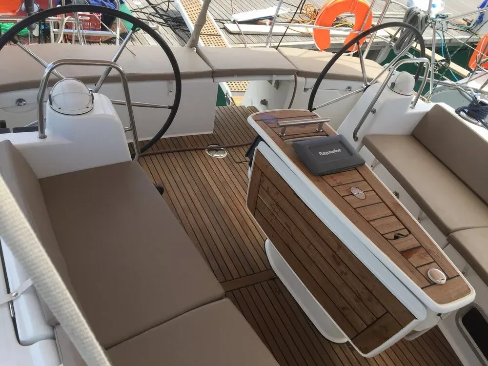 Oceanis 51.1 Evita — yacht photo 4