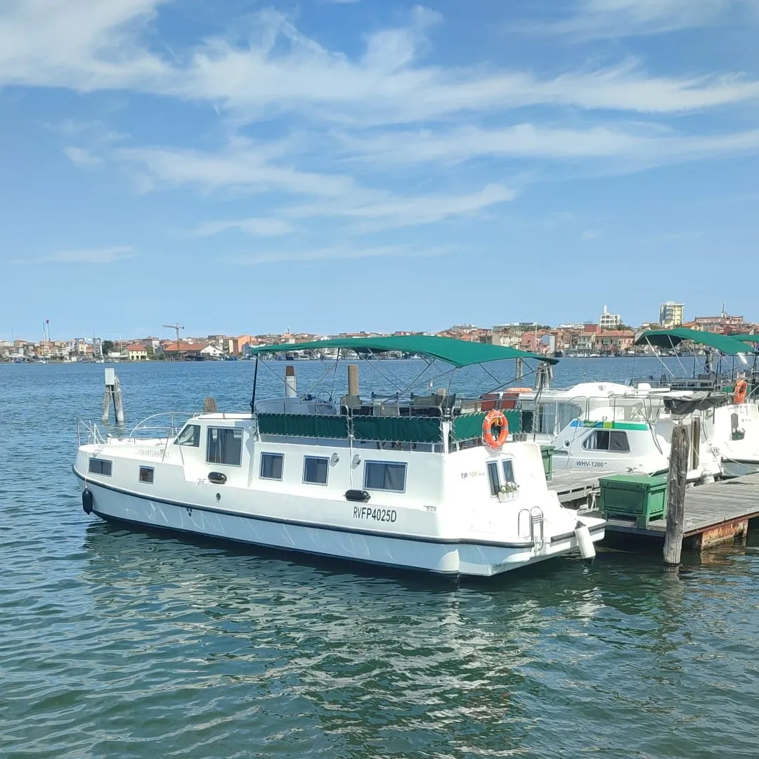 Houseboat Tip Top Plus — yacht photo 8