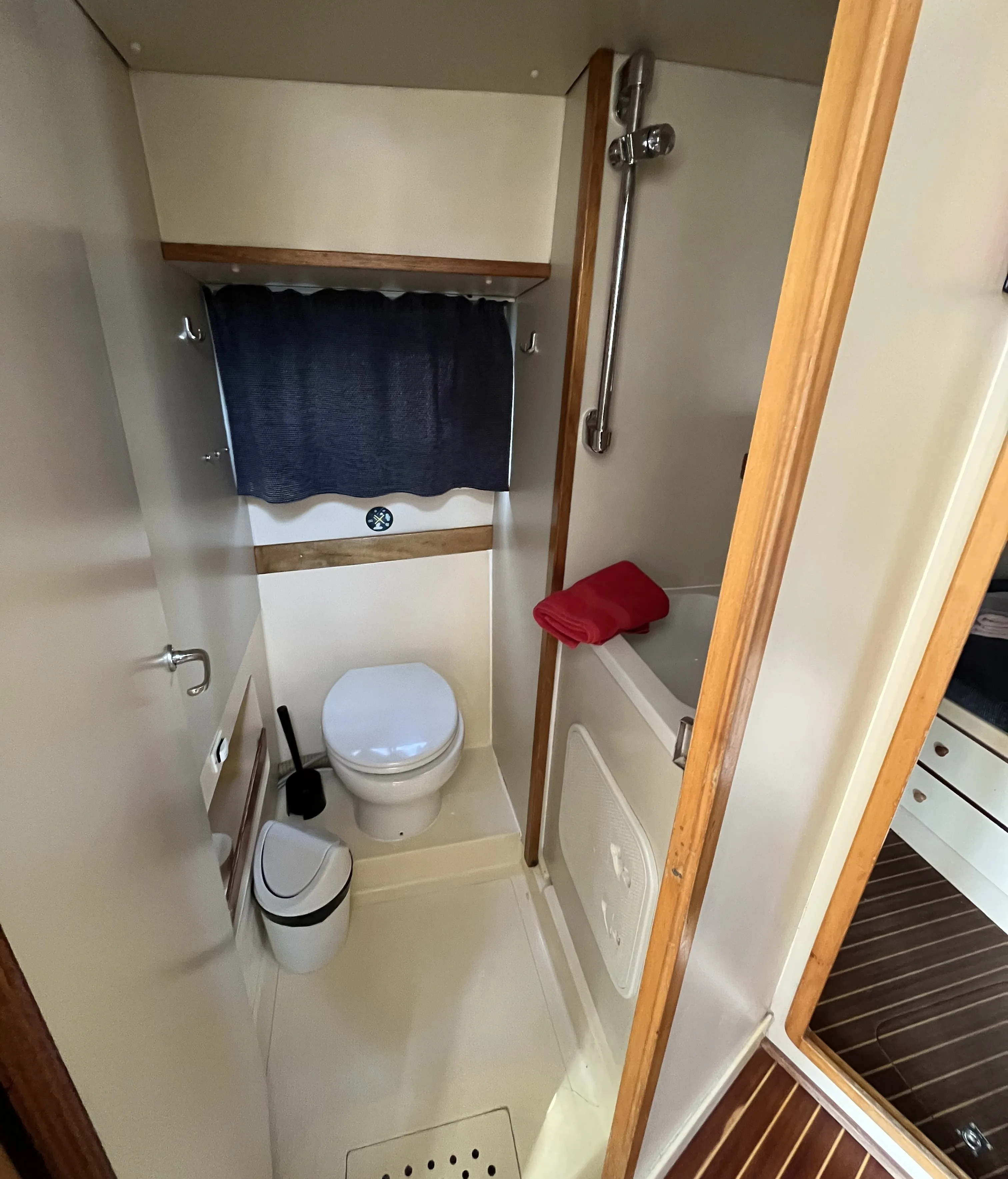 Houseboat NCF Twins — yacht photo 2
