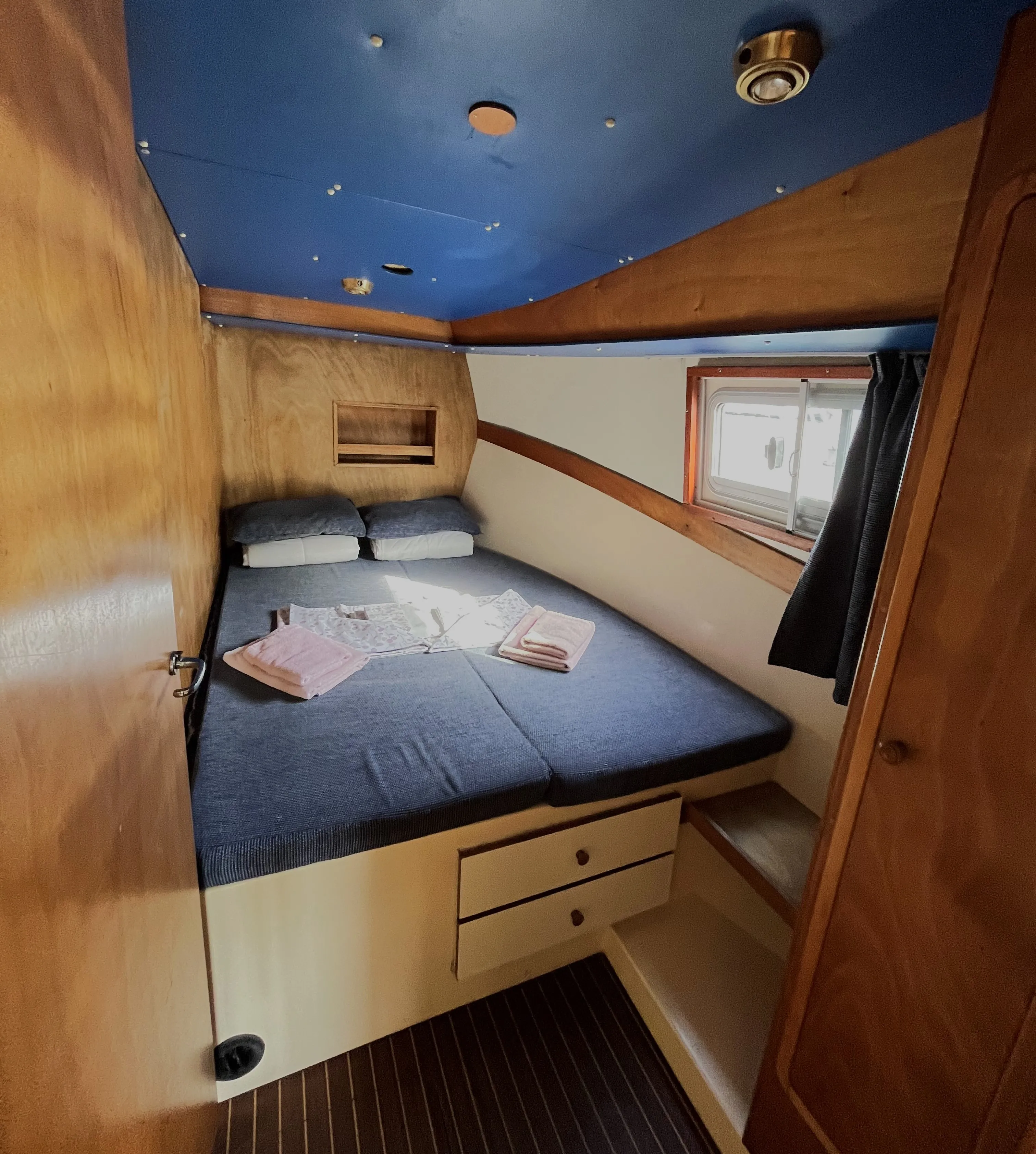 Houseboat NCF Twins — yacht photo 3
