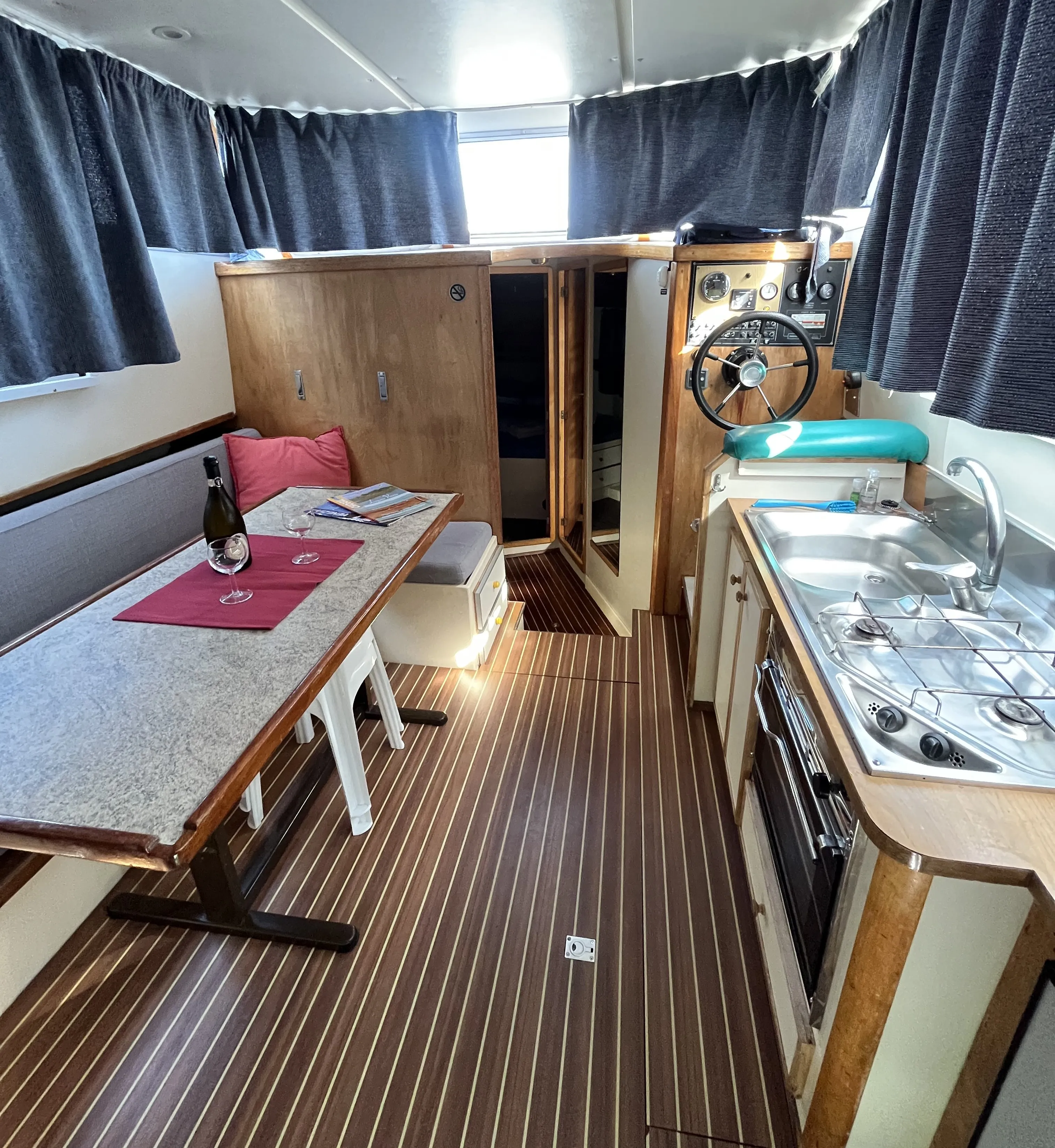 Houseboat NCF Twins — yacht photo 9