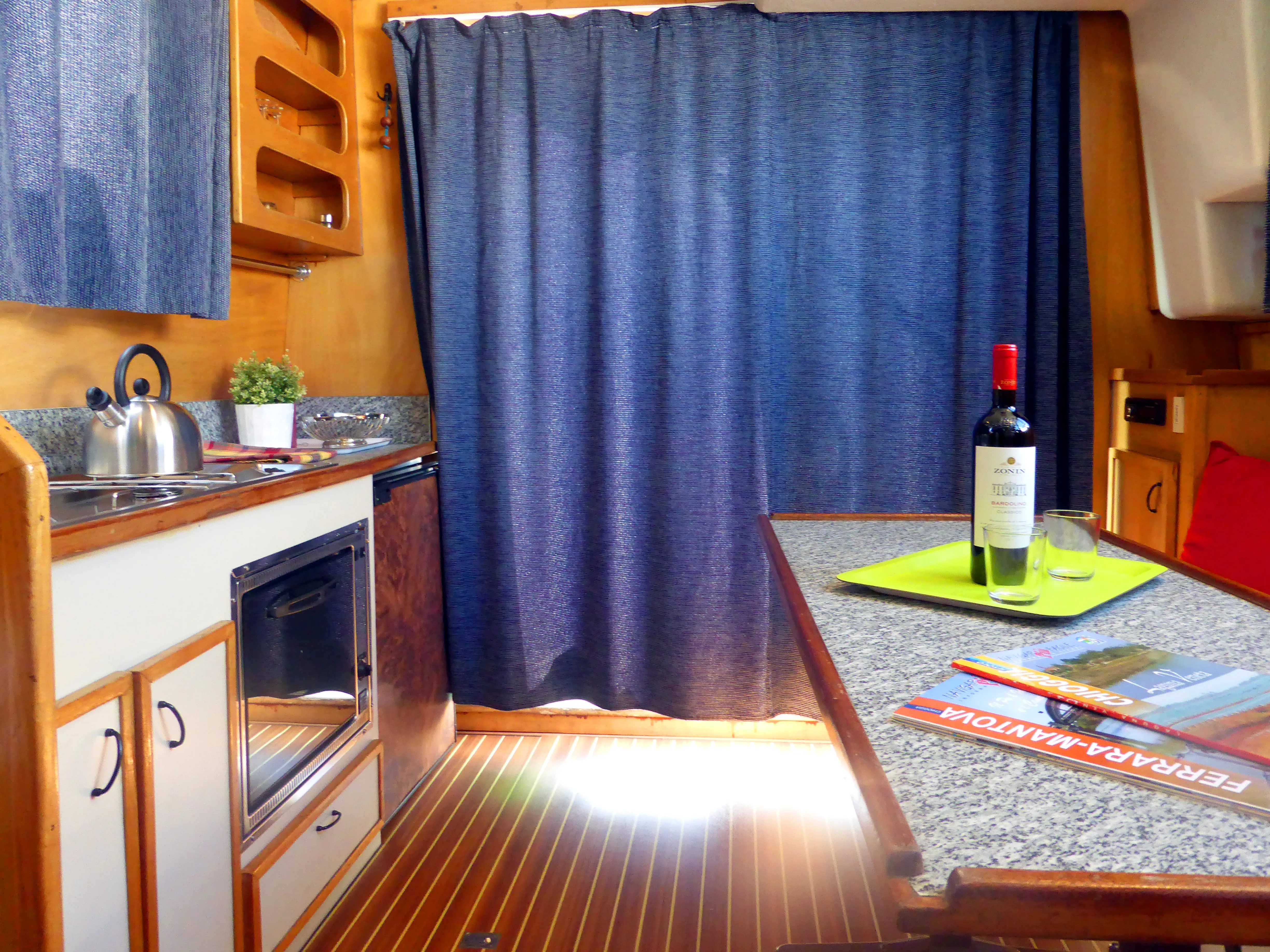 Houseboat NCF Suite — yacht photo 7