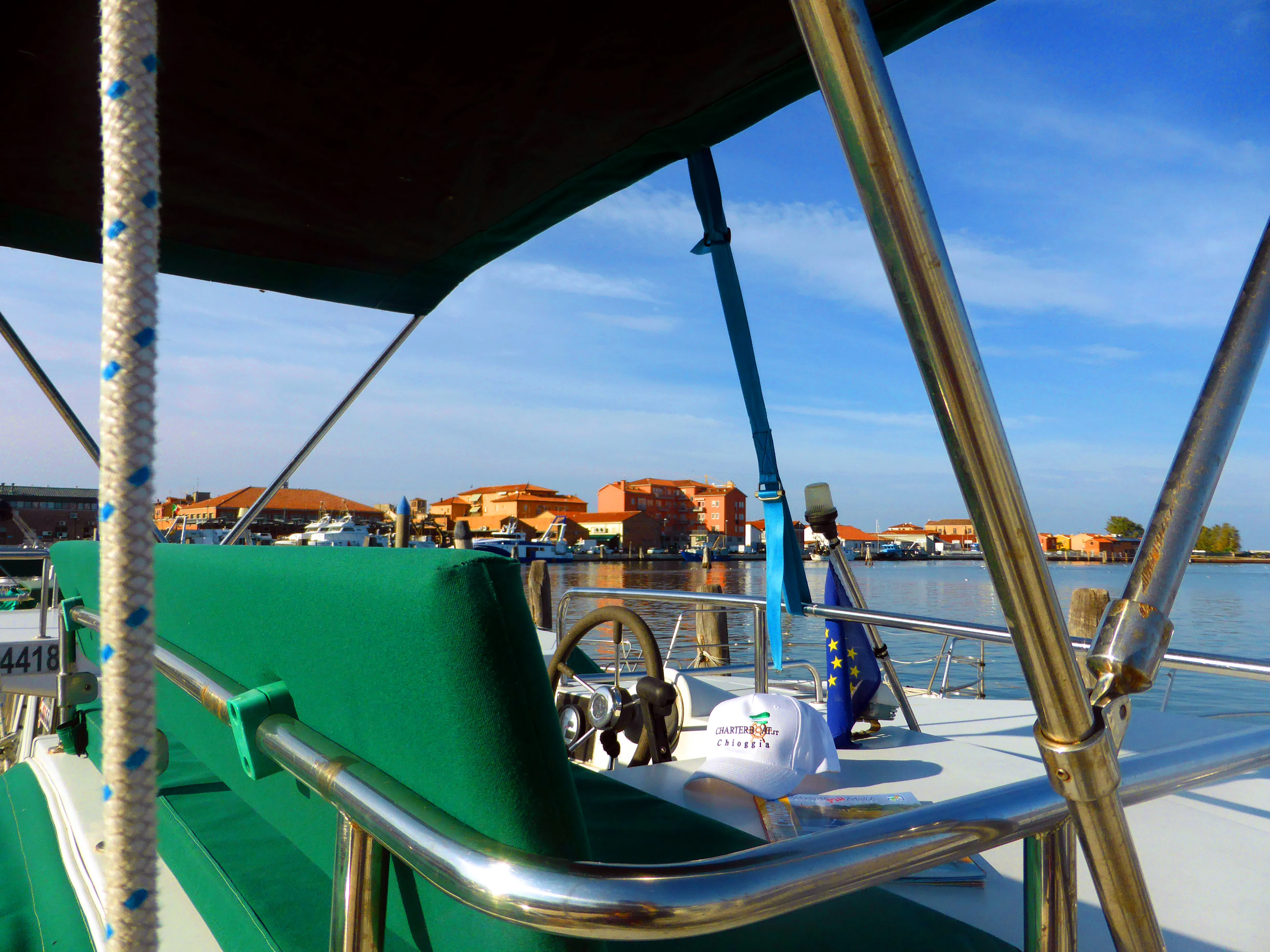 Houseboat NCF Suite — yacht photo 6