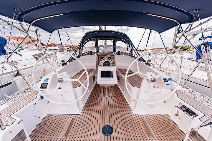 Bavaria Cruiser 37 Flinx — foto dello yacht n. 2