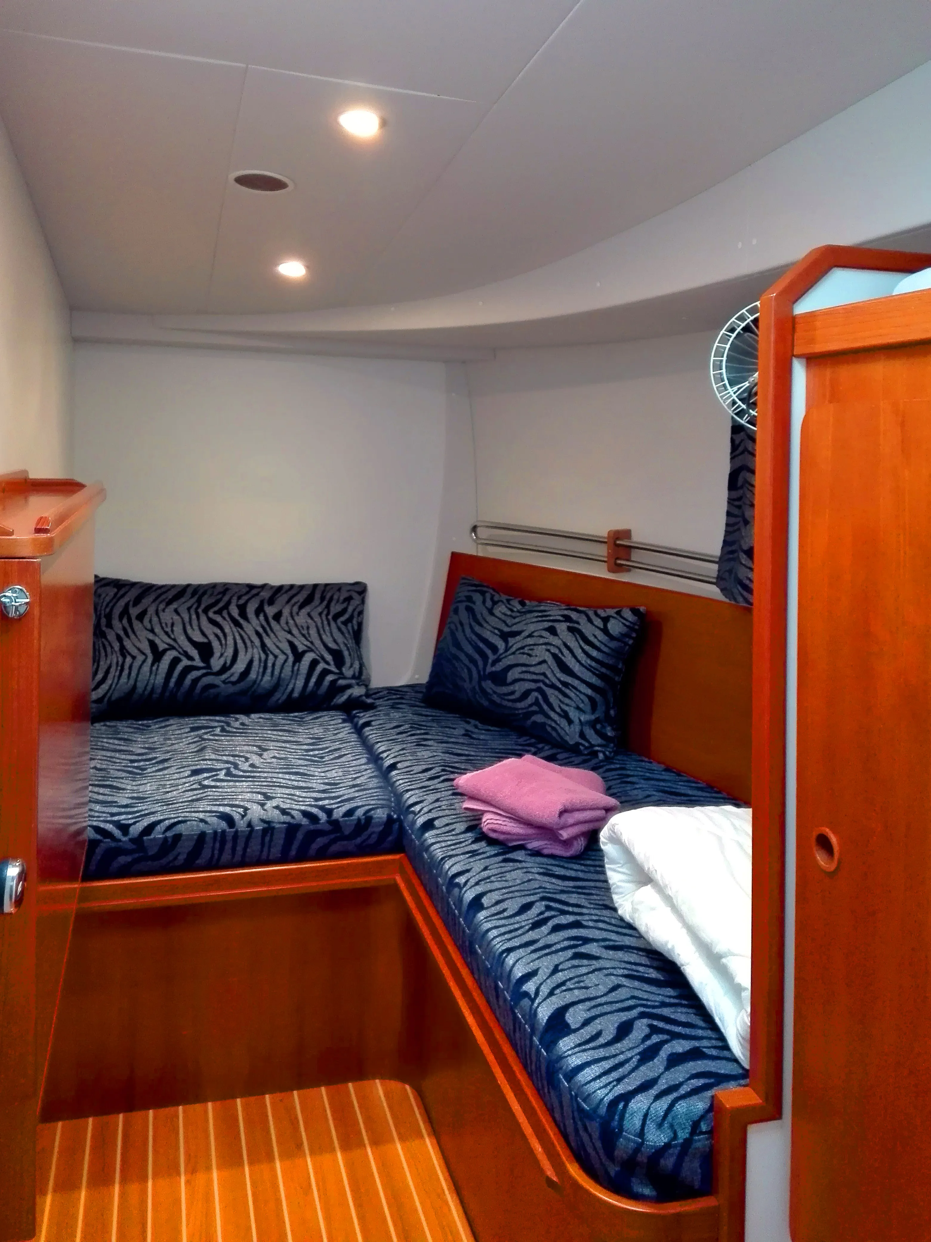 Houseboat Tip Top — yacht photo 2