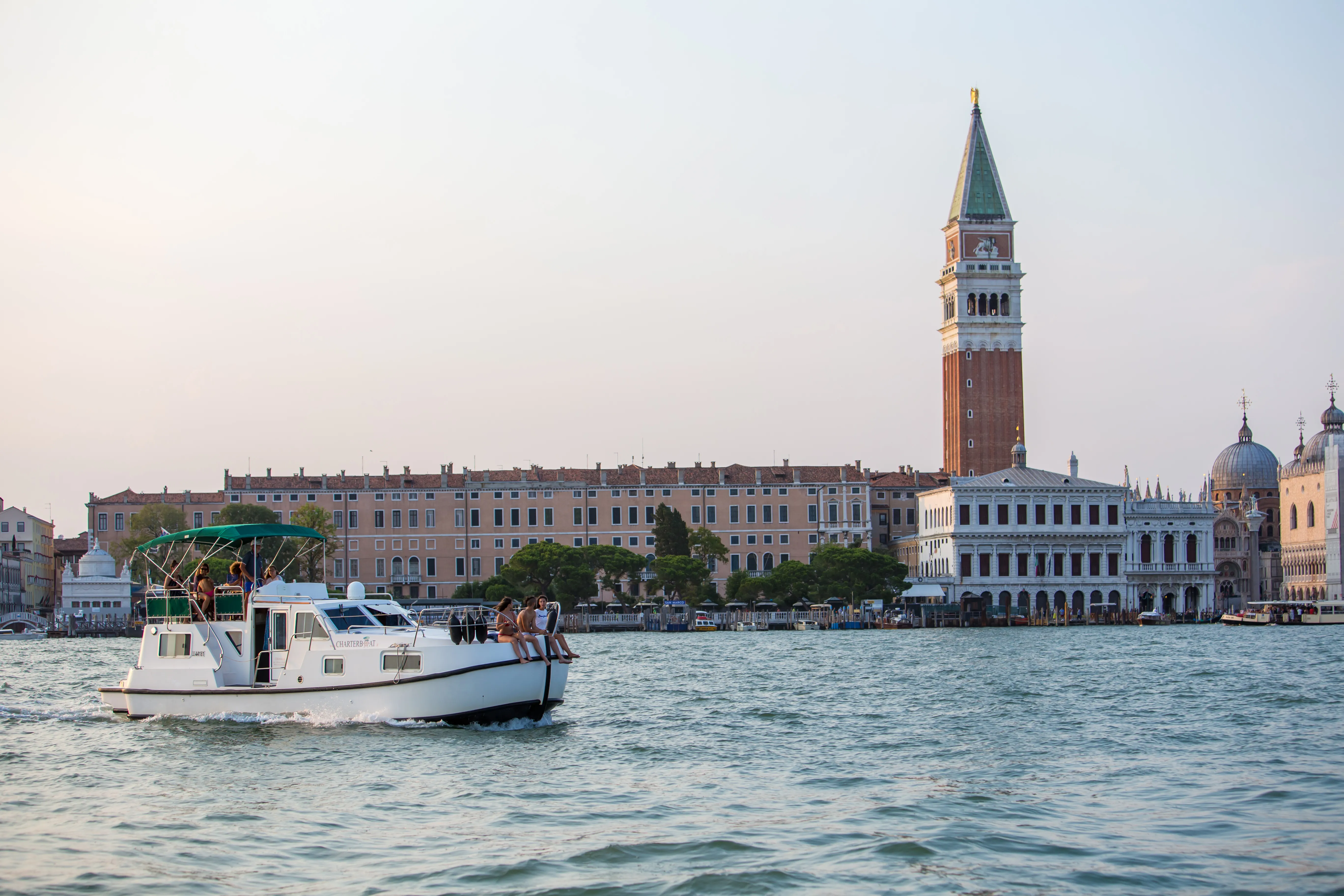 Houseboat Tip Top — yacht photo 6