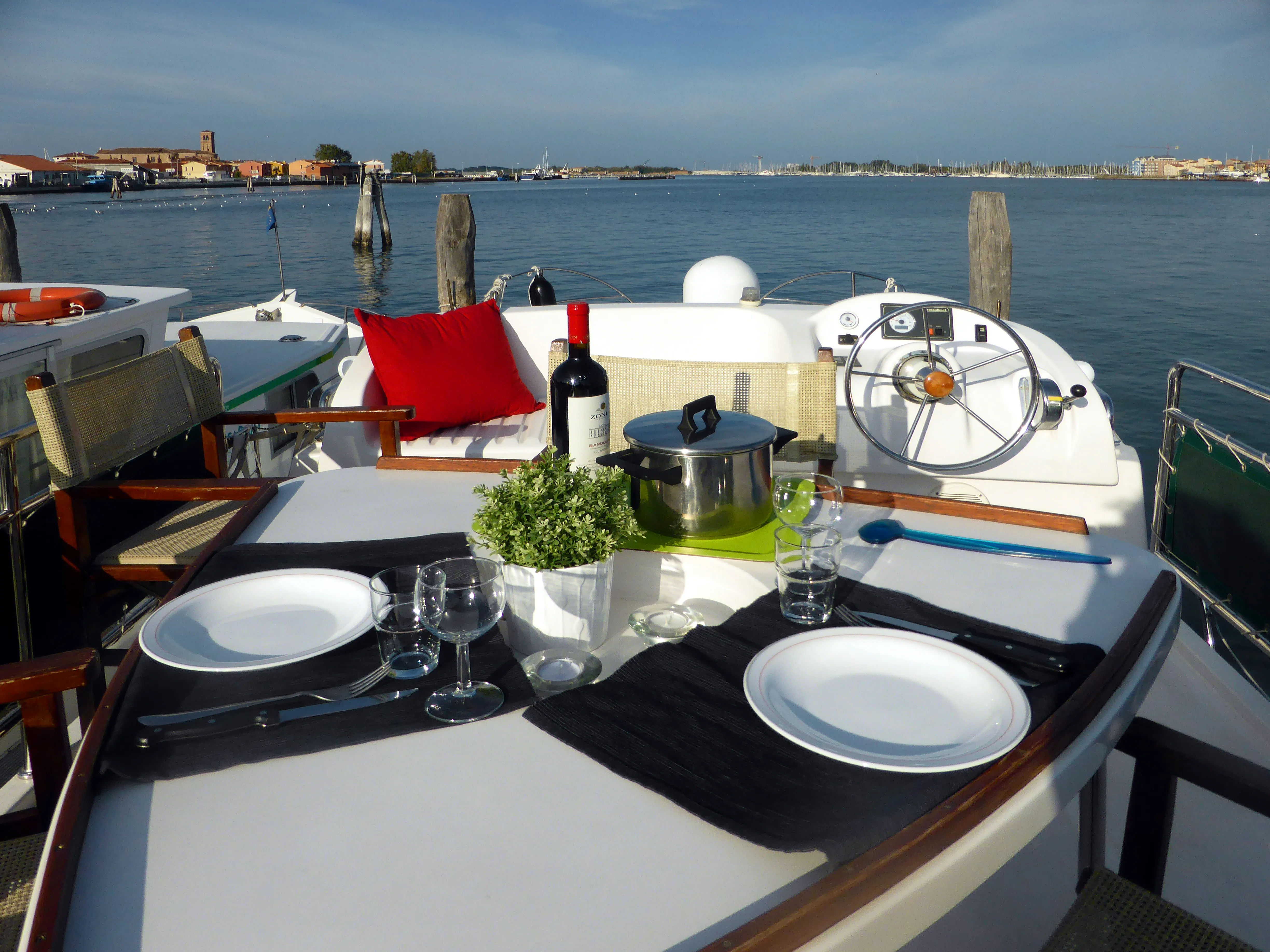 Houseboat Tip Top — yacht photo 3