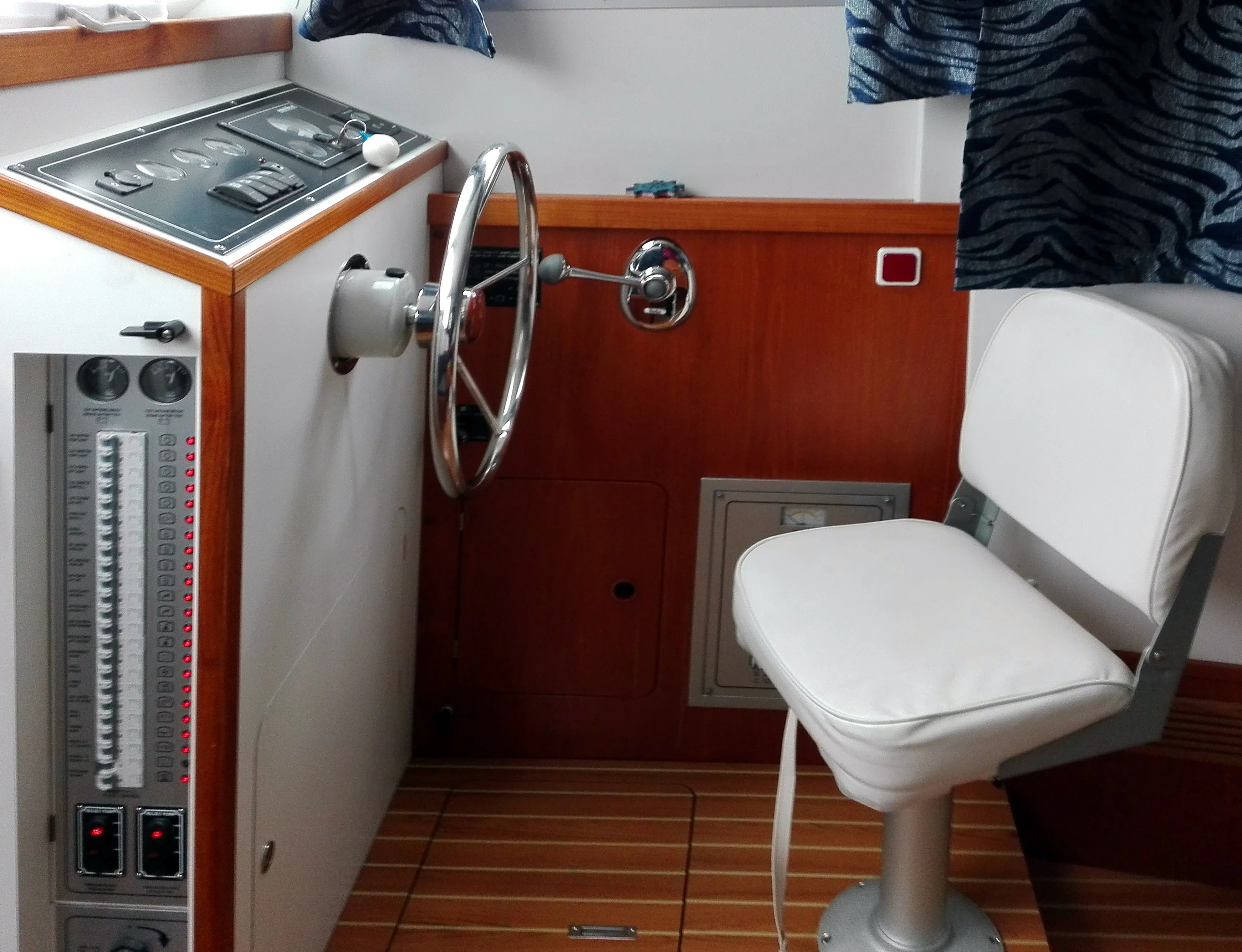 Houseboat Tip Top — yacht photo 13