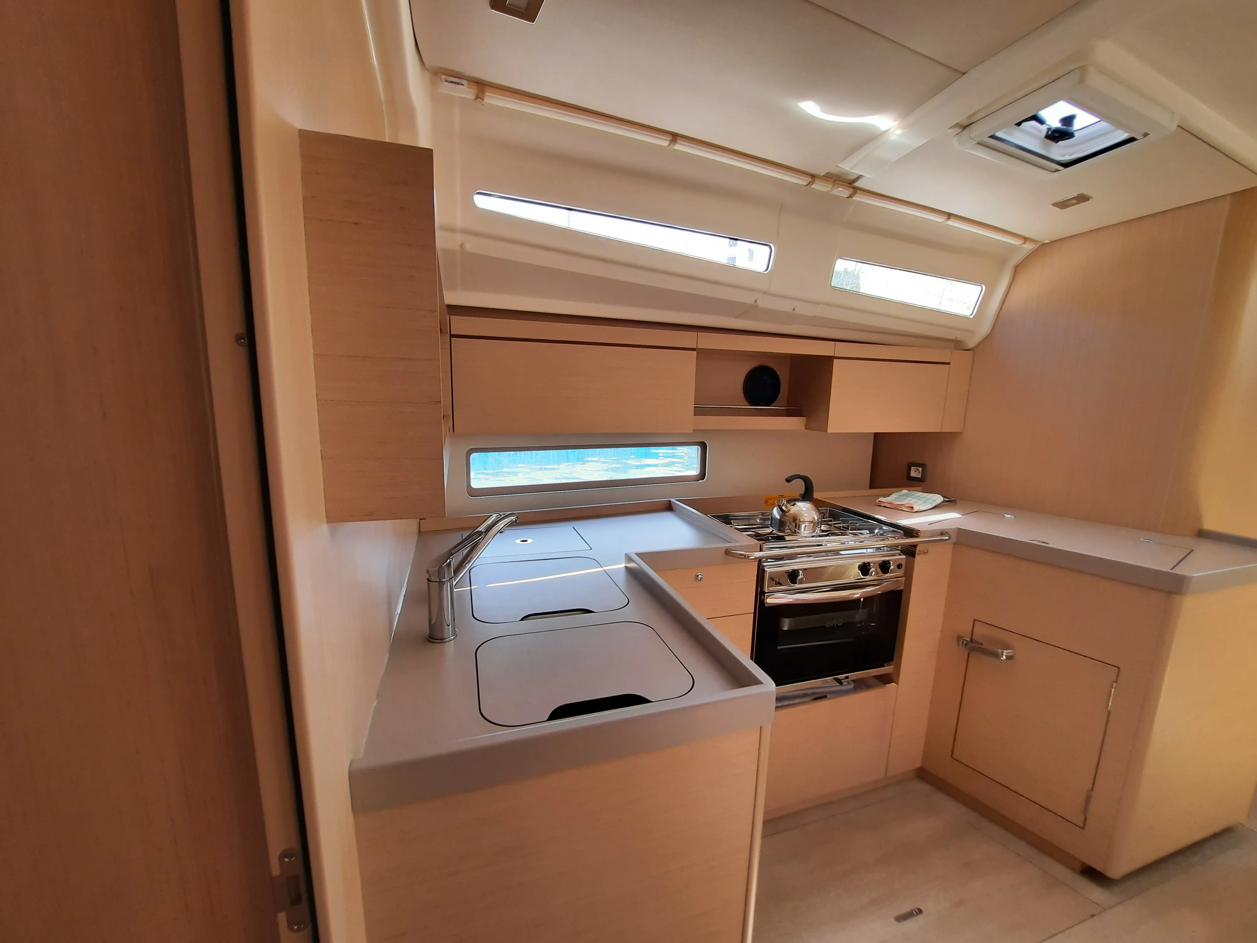 Oceanis 40.1 Senza Dubbi II — фотография яхты 7
