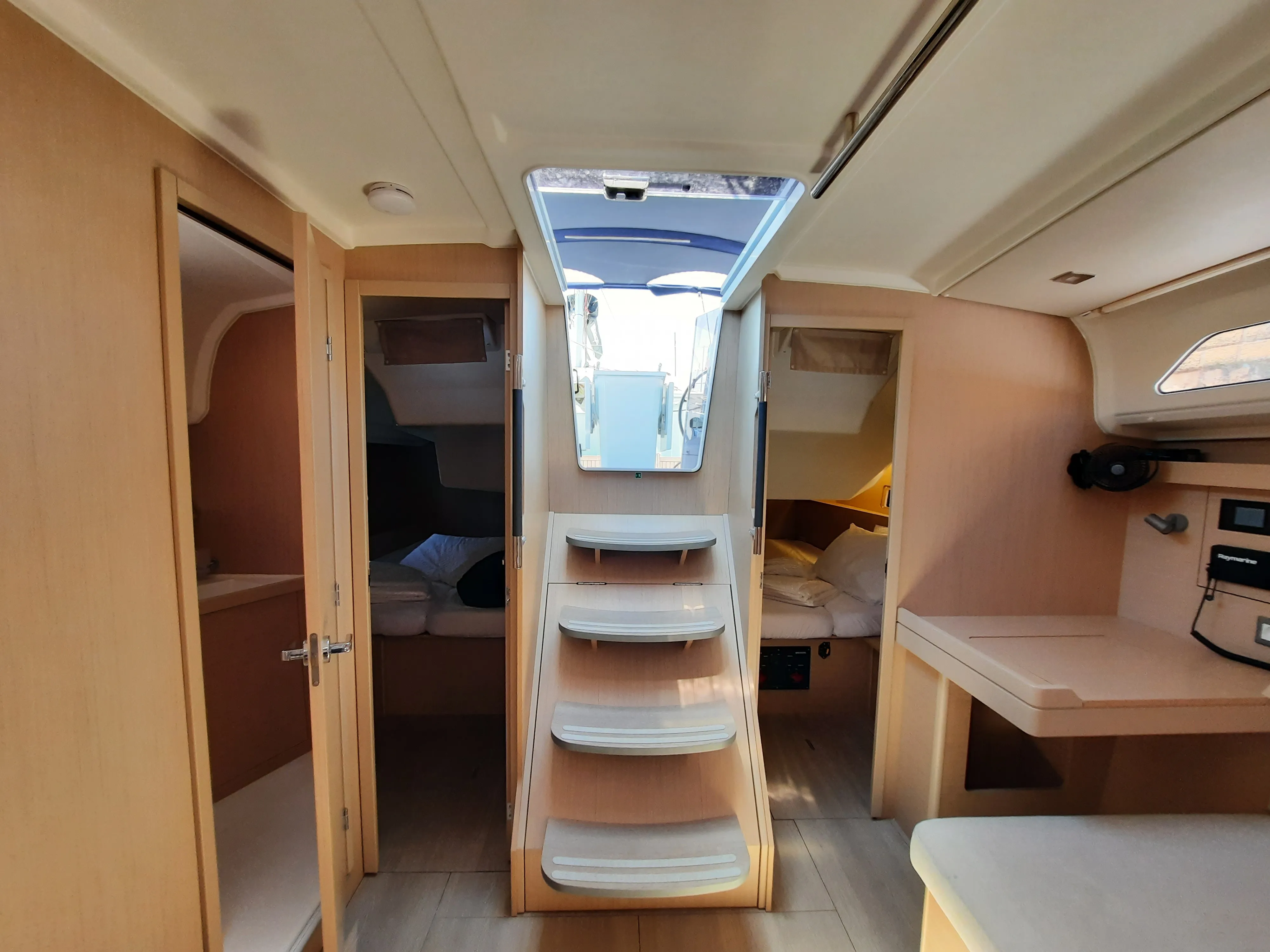 Oceanis 40.1 Senza Dubbi II — фотография яхты 4