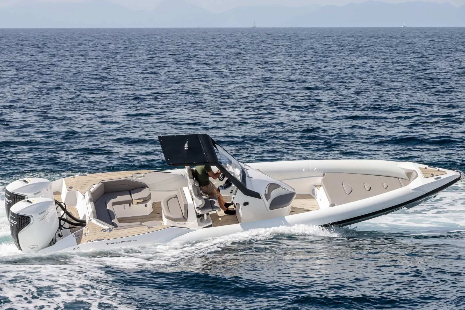 Motorboat Premium — foto dello yacht n. 10