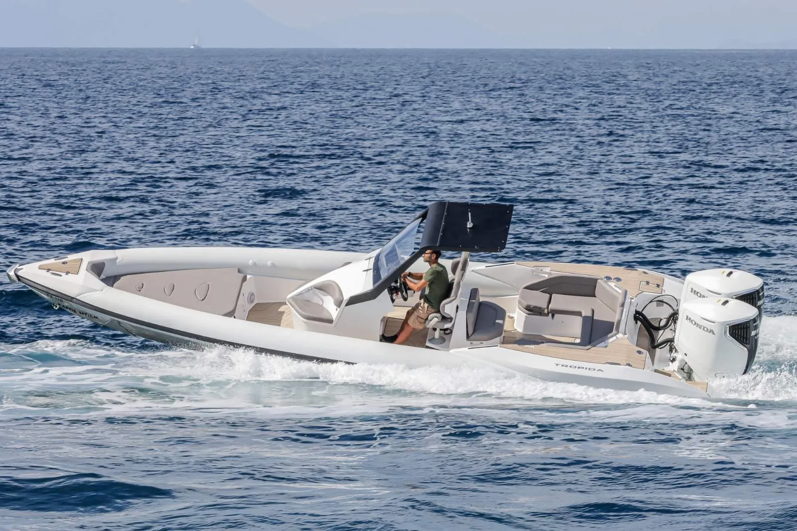 Motorboat Premium — foto dello yacht n. 6