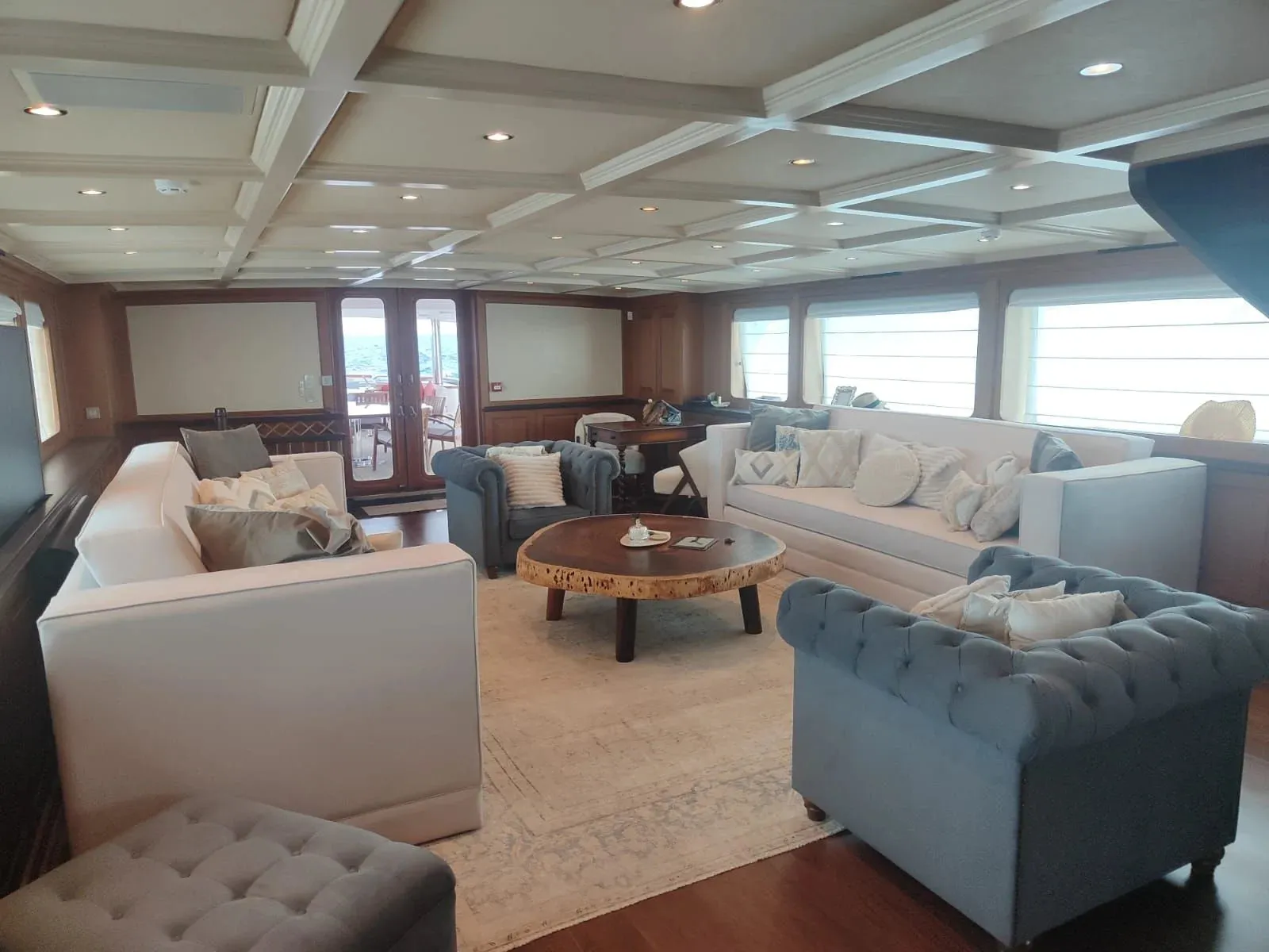 Luxury Motor Yacht Kokomo Nights — yacht photo 7