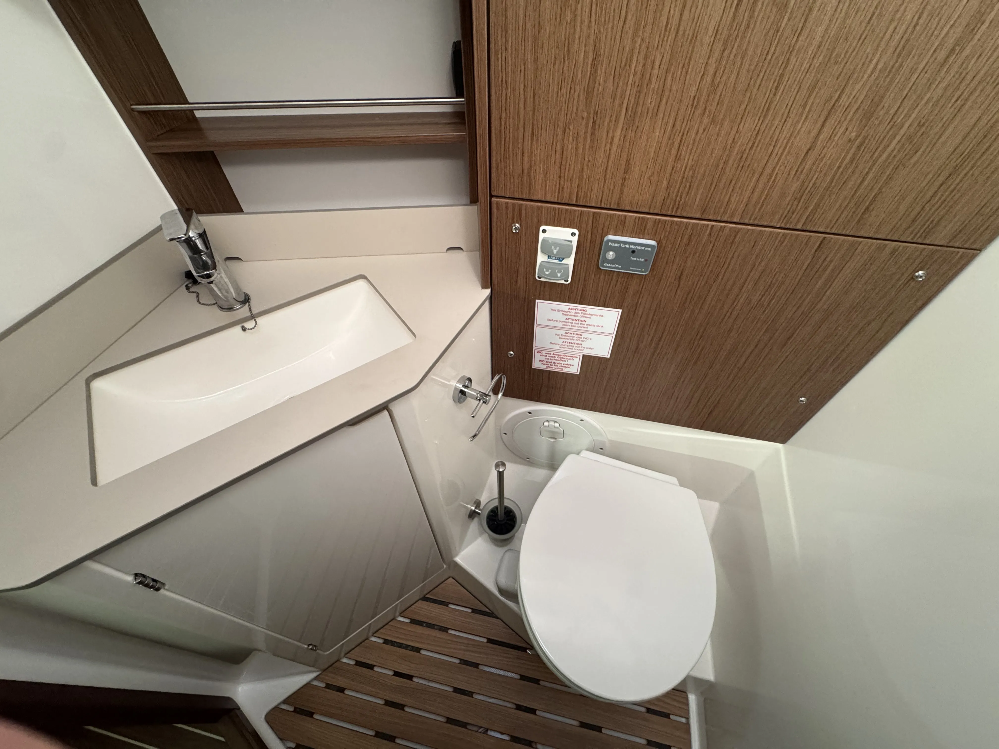 Bavaria 46 Cruiser Sacuri — yacht photo 36