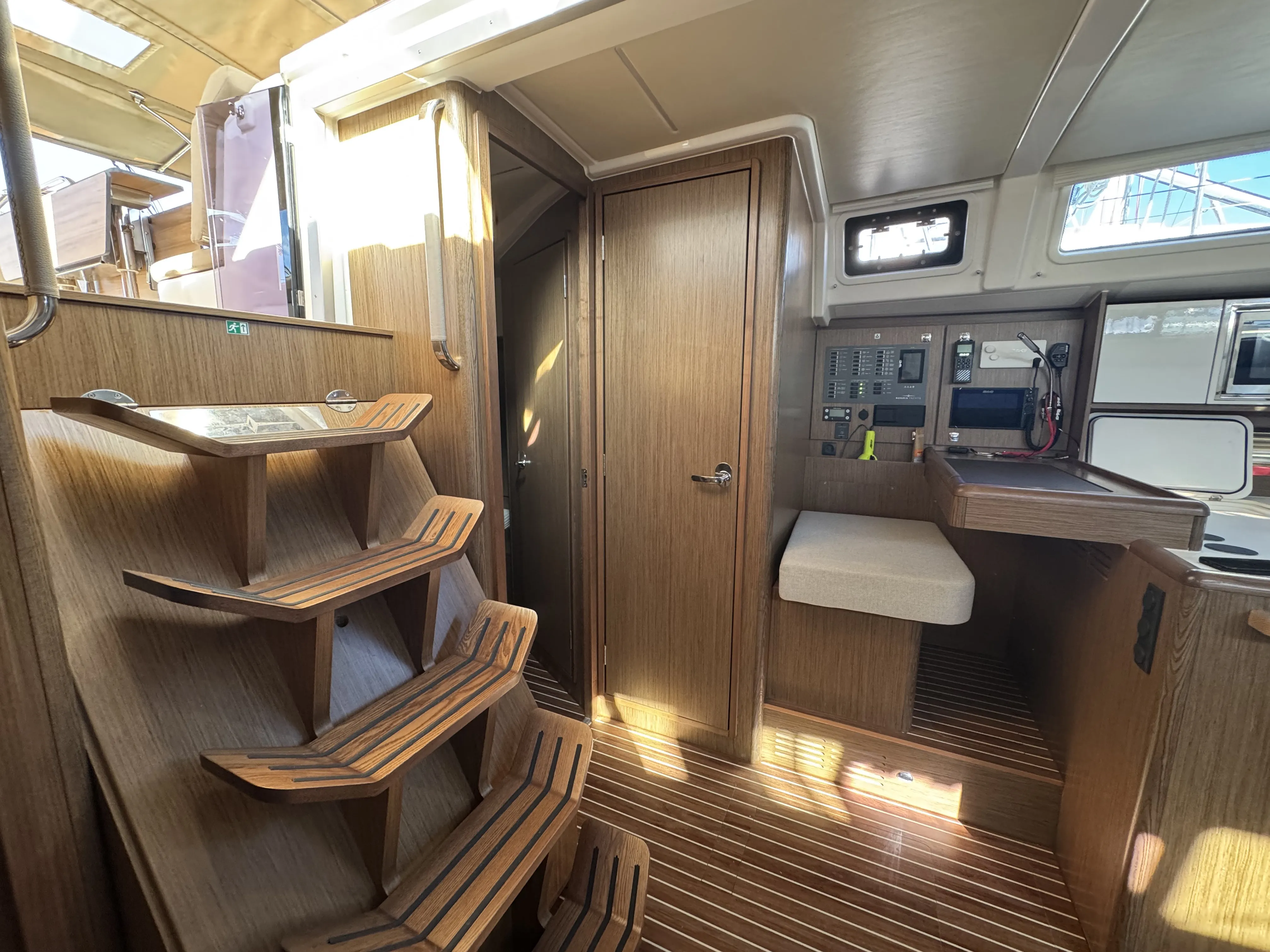 Bavaria 46 Cruiser Sacuri — yacht photo 18
