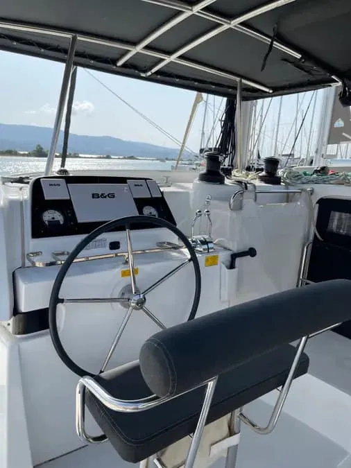Lagoon 42 Tethys — фотография яхты 5