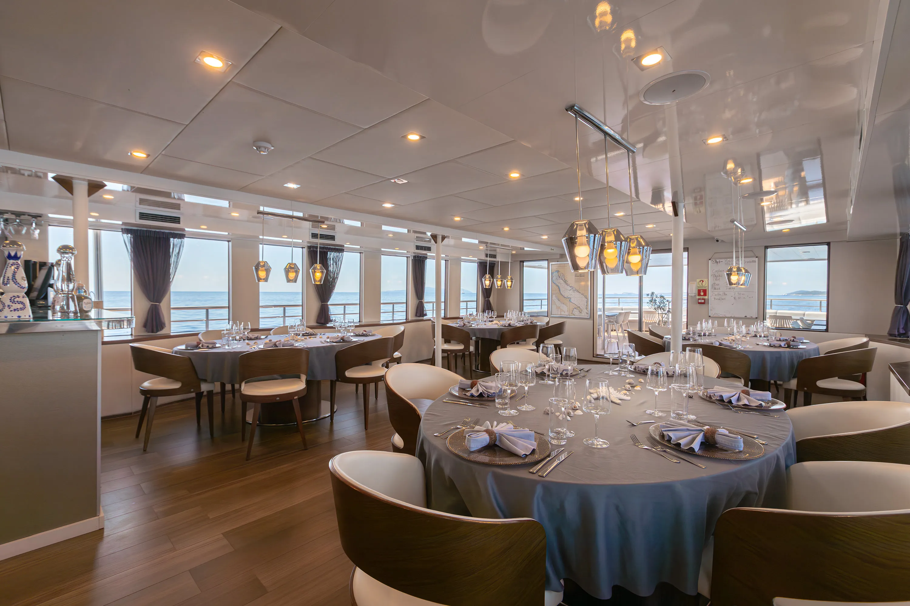 Motoryacht Yolo — yacht photo 14