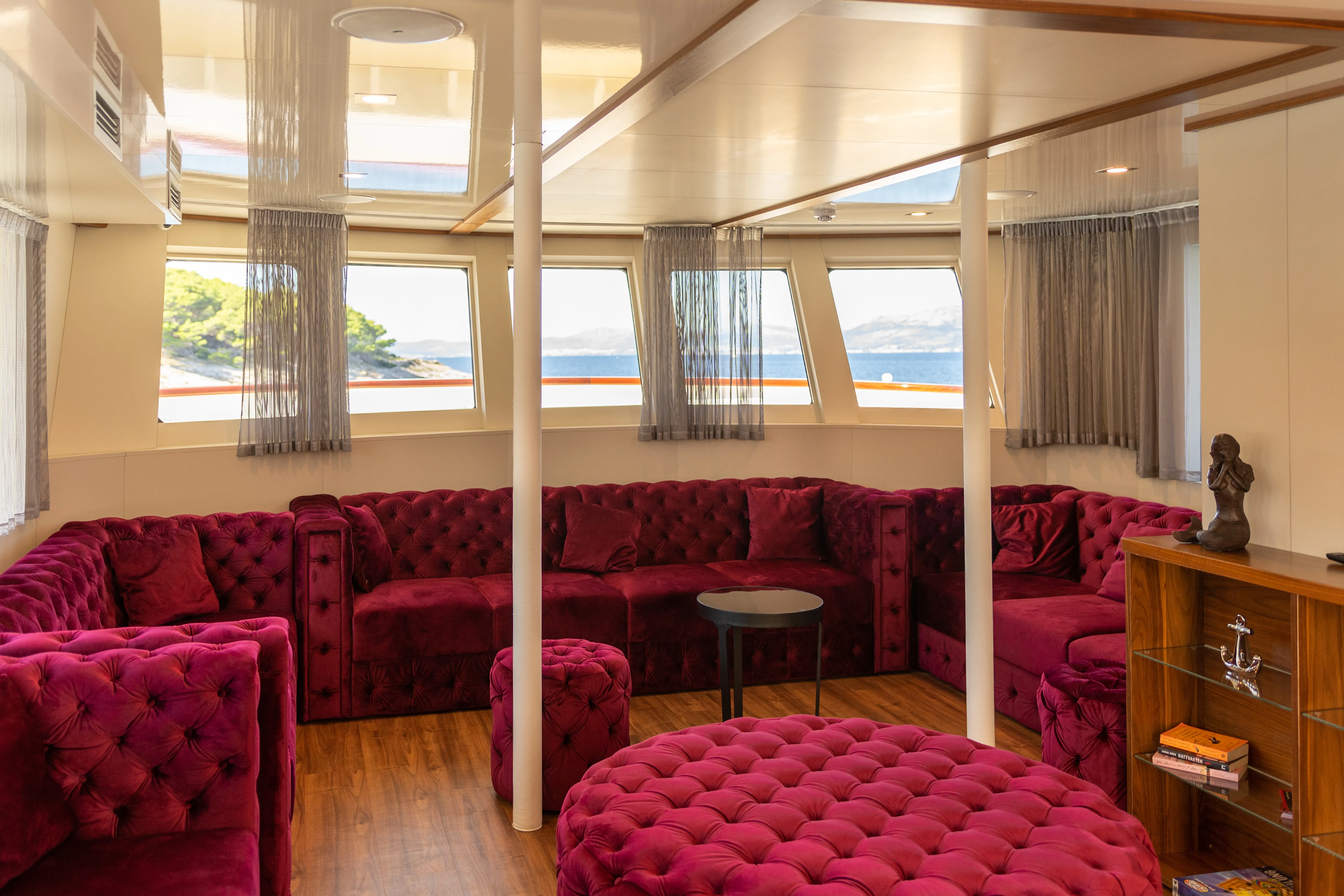 Motoryacht Yolo — yacht photo 25