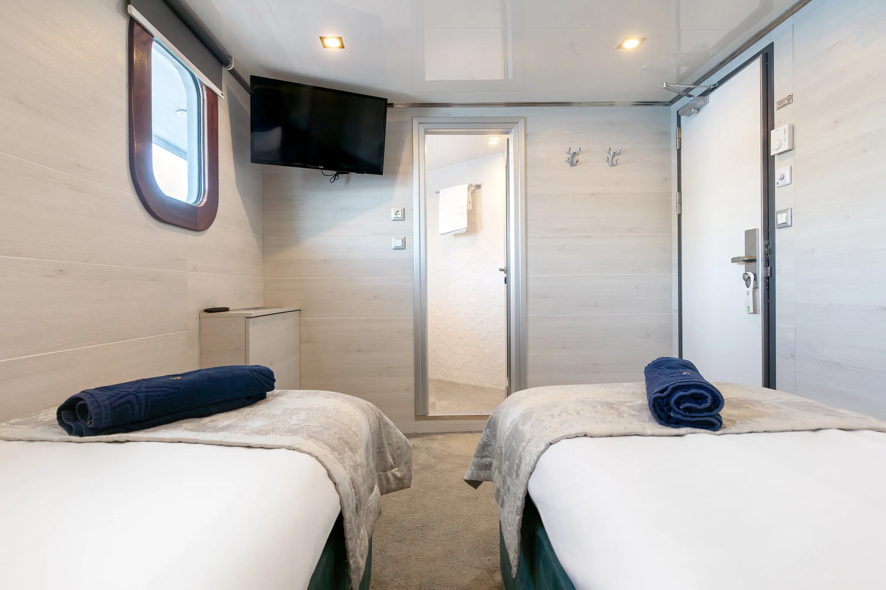 Motoryacht Yolo — yacht photo 3