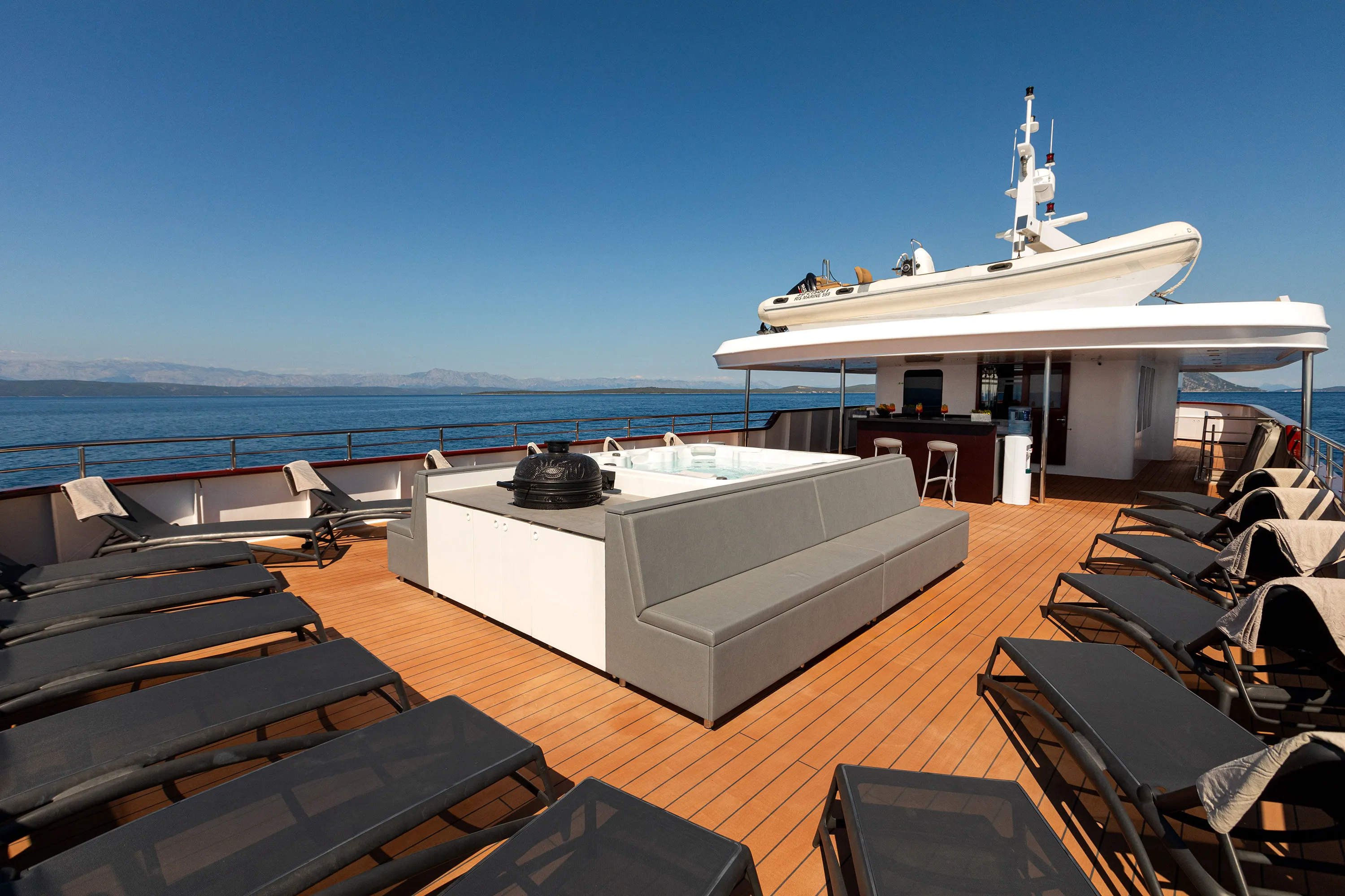 Motoryacht Yolo — yacht photo 18
