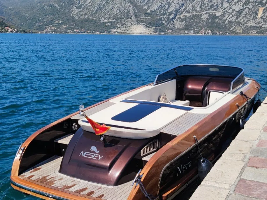 Motorboat Nera — fotografia jachty 2