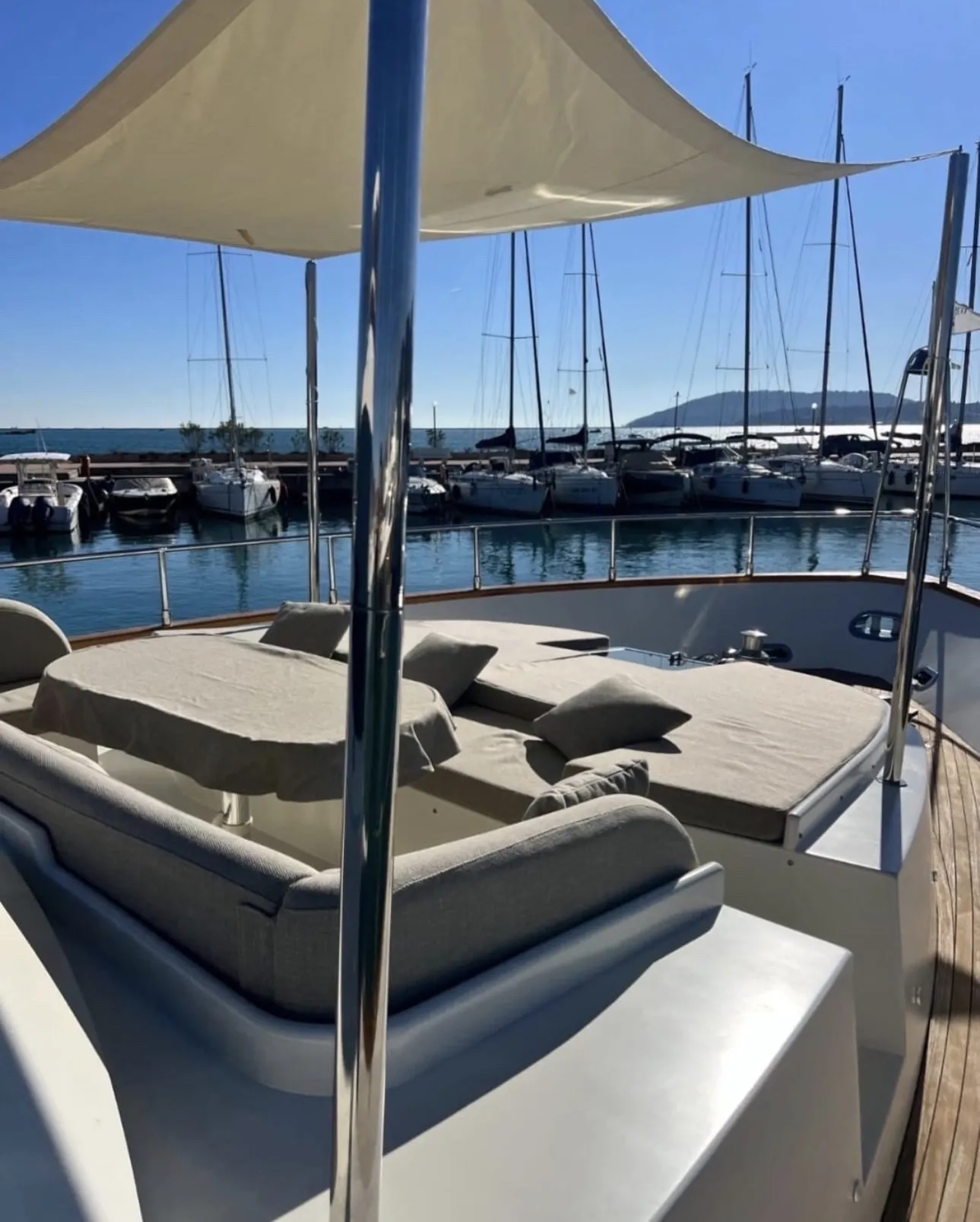 Falcon 80 Fly Mare & Luna — yacht photo 2