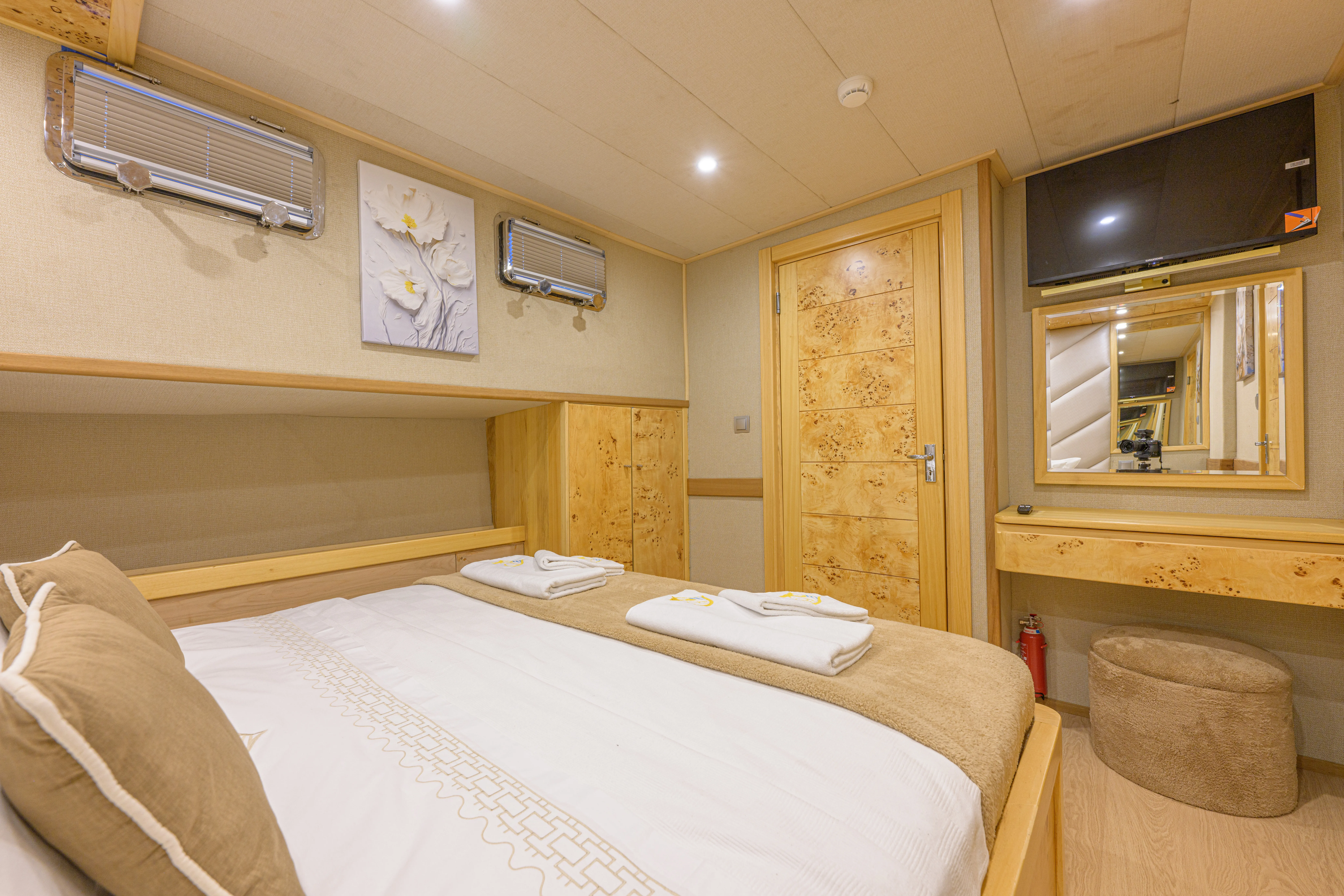 Motoryacht Belgin Sultan — yacht photo 16