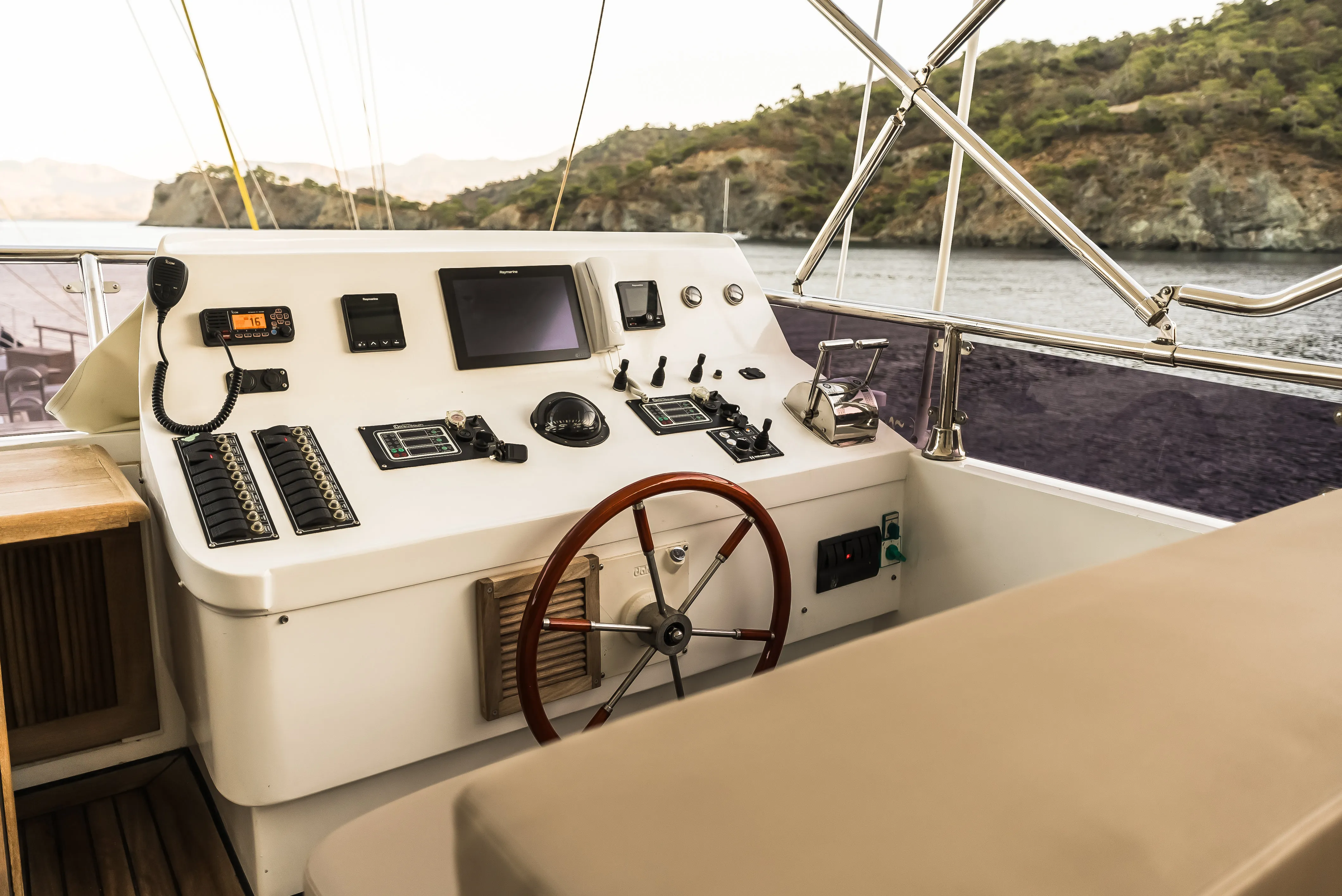 Motoryacht Belgin Sultan — yacht photo 33