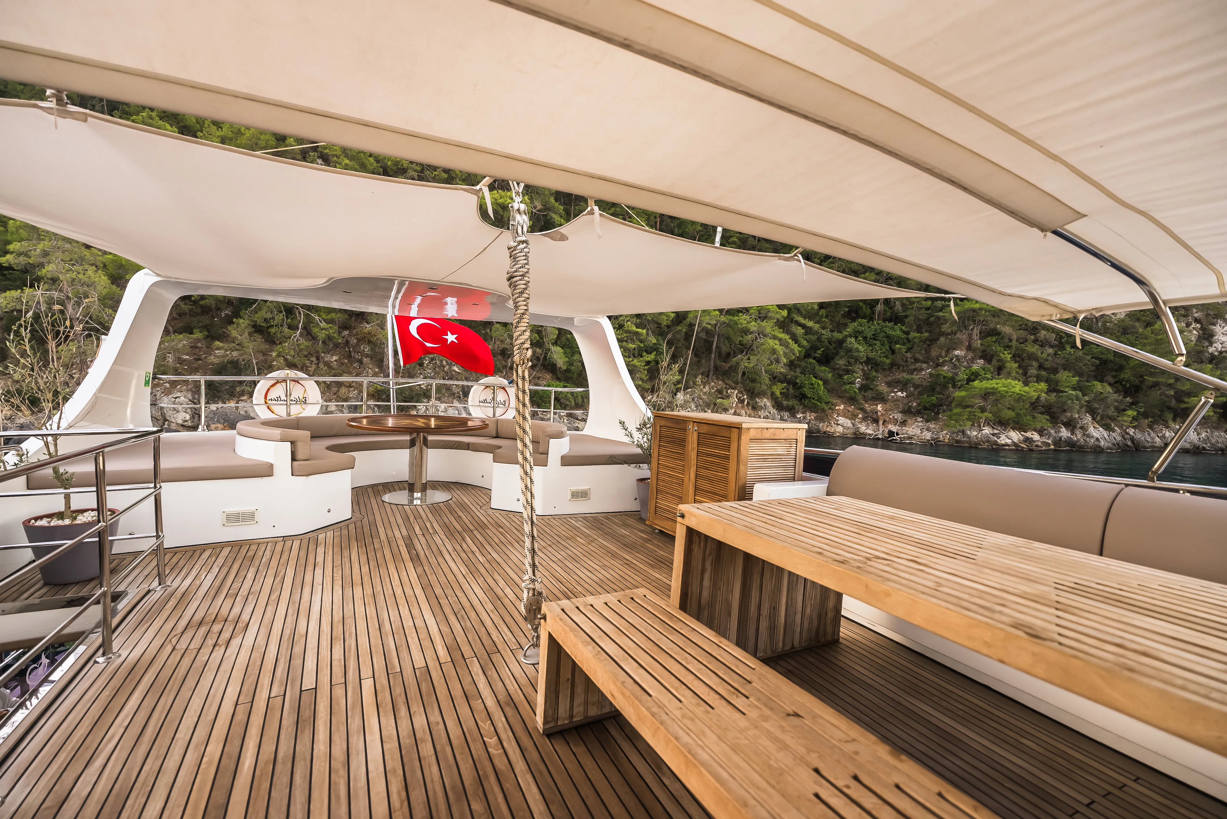Motoryacht Belgin Sultan — yacht photo 11