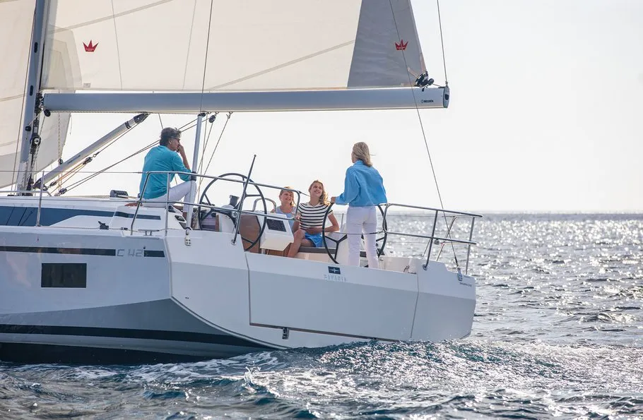 Bavaria C42 AI — фотография яхты 2