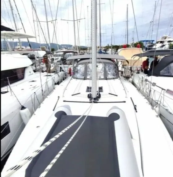 Bavaria C42 OKTANA — фотография яхты 10