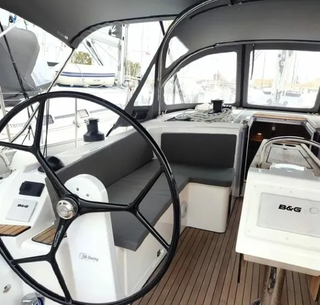 Bavaria C42 OKTANA — фотография яхты 4